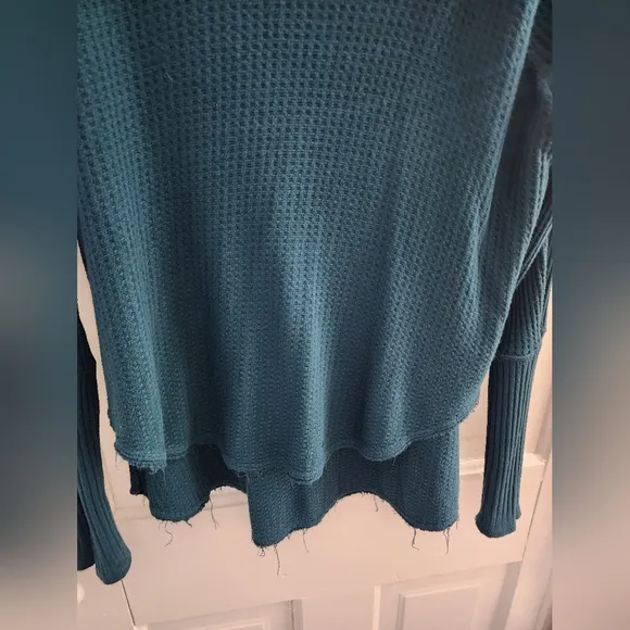 👸 Free People We the People collection thermal cowl neck tunic set of 2 size S
