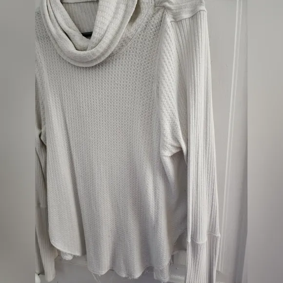 👸 Free People We the People collection thermal cowl neck tunic set of 2 size S