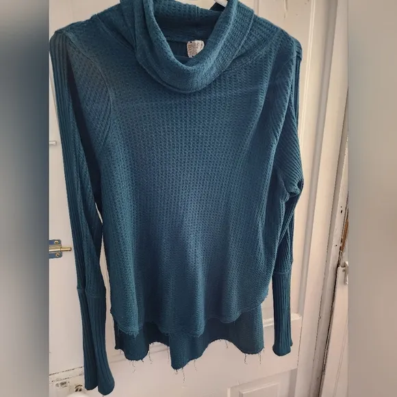 👸 Free People We the People collection thermal cowl neck tunic set of 2 size S