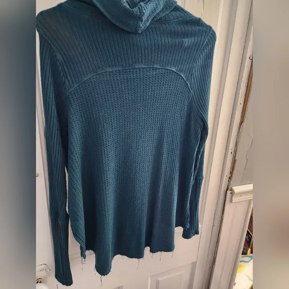 👸 Free People We the People collection thermal cowl neck tunic set of 2 size S