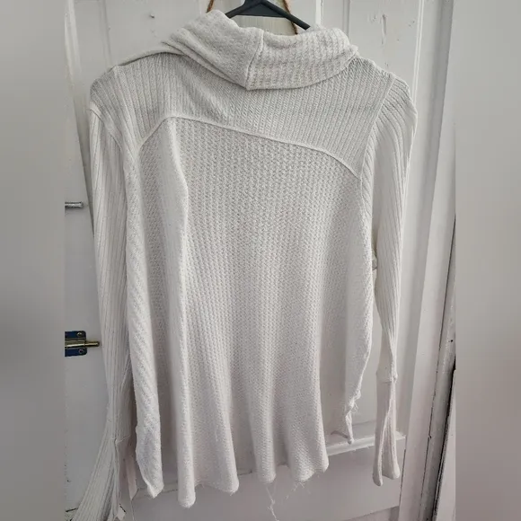 👸 Free People We the People collection thermal cowl neck tunic set of 2 size S