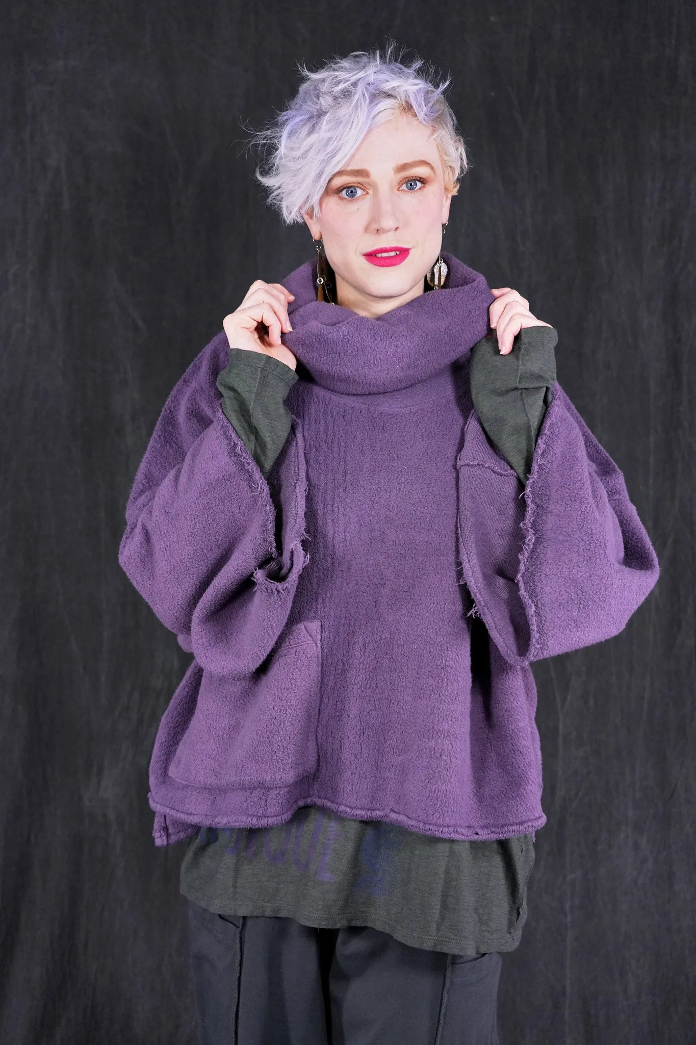 1589 Crop Sherpa Cowl Aura