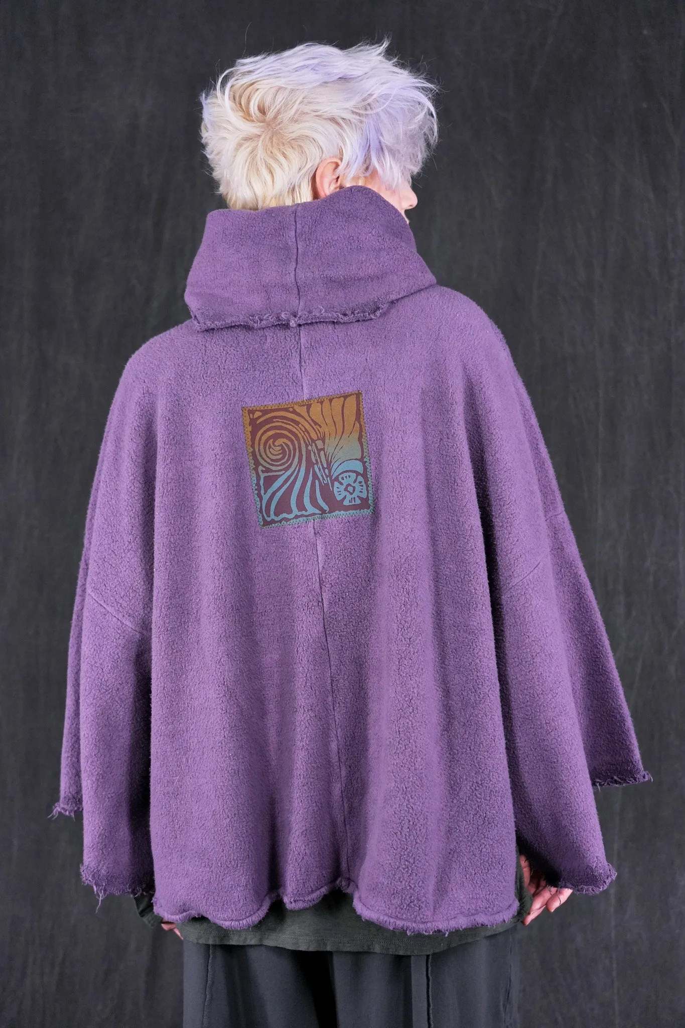 1589 Crop Sherpa Cowl Aura