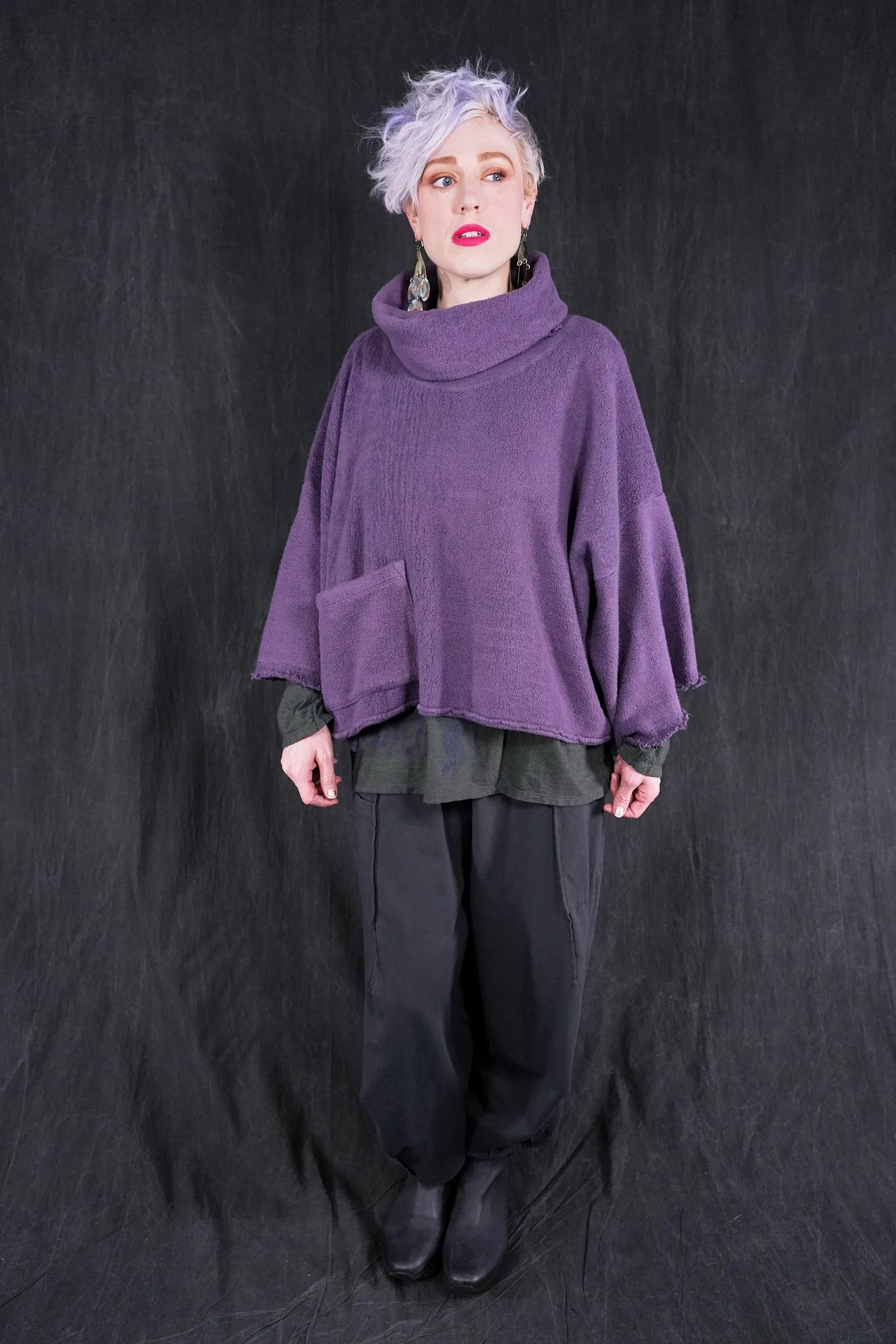 1589 Crop Sherpa Cowl Aura