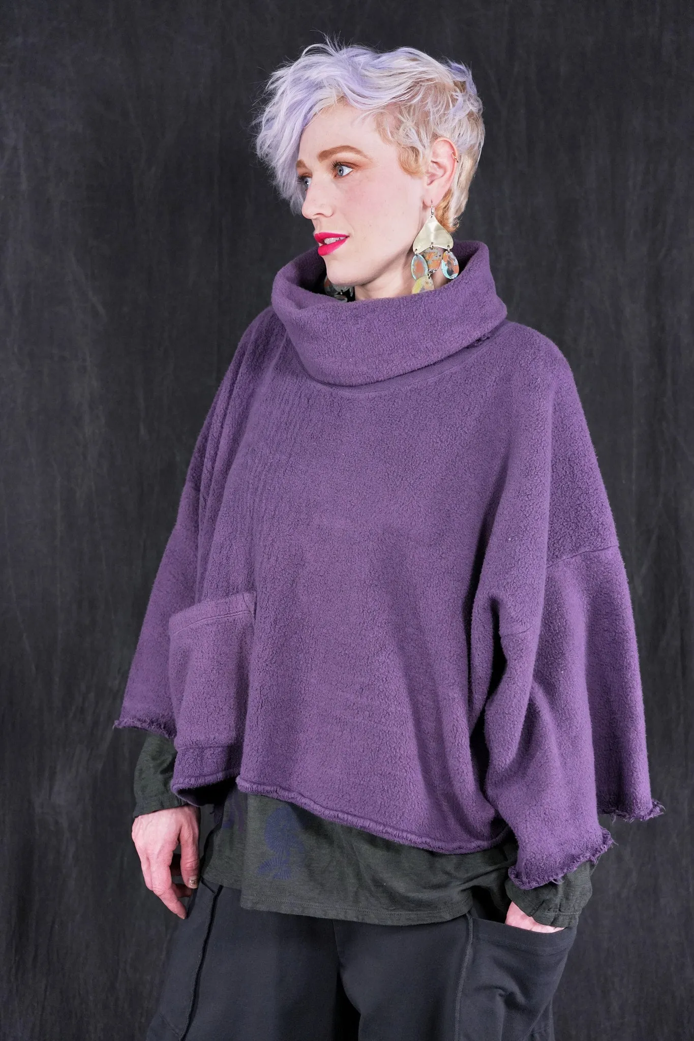 1589 Crop Sherpa Cowl Aura