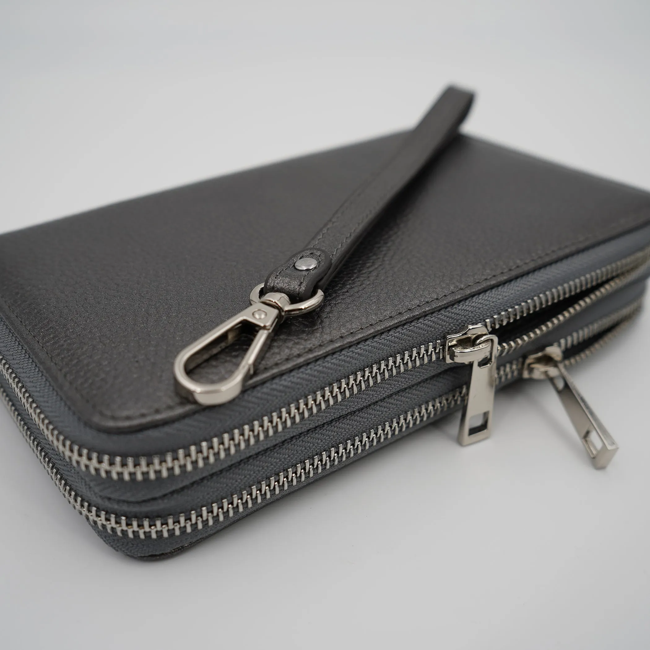 AG Wallets Women's Double Zipper Leather Large Capacity RFID Wristlet