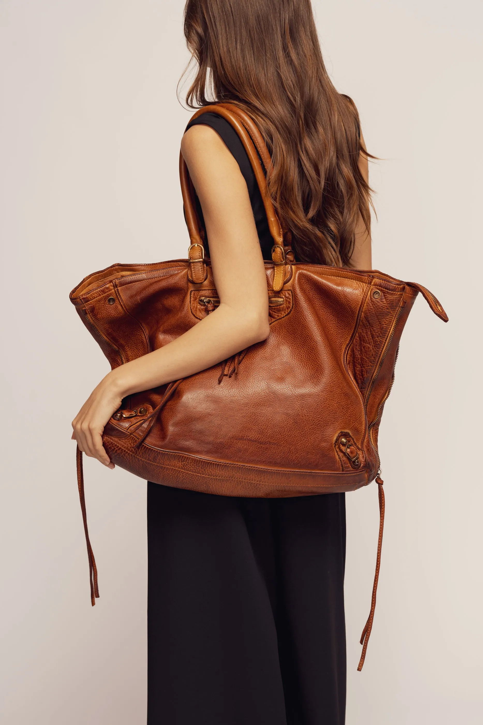 Bayside84 XL Classic Fringe Tote - Cognac