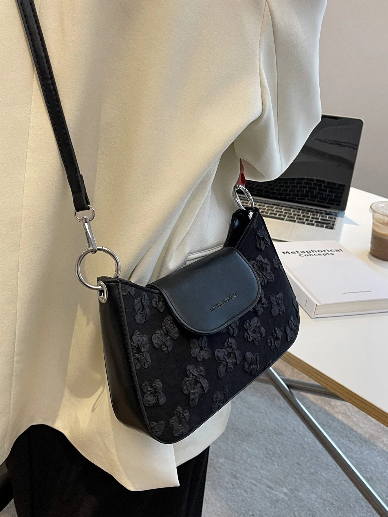 Casual Floral Graphic Braided Strap Shoulder Bag