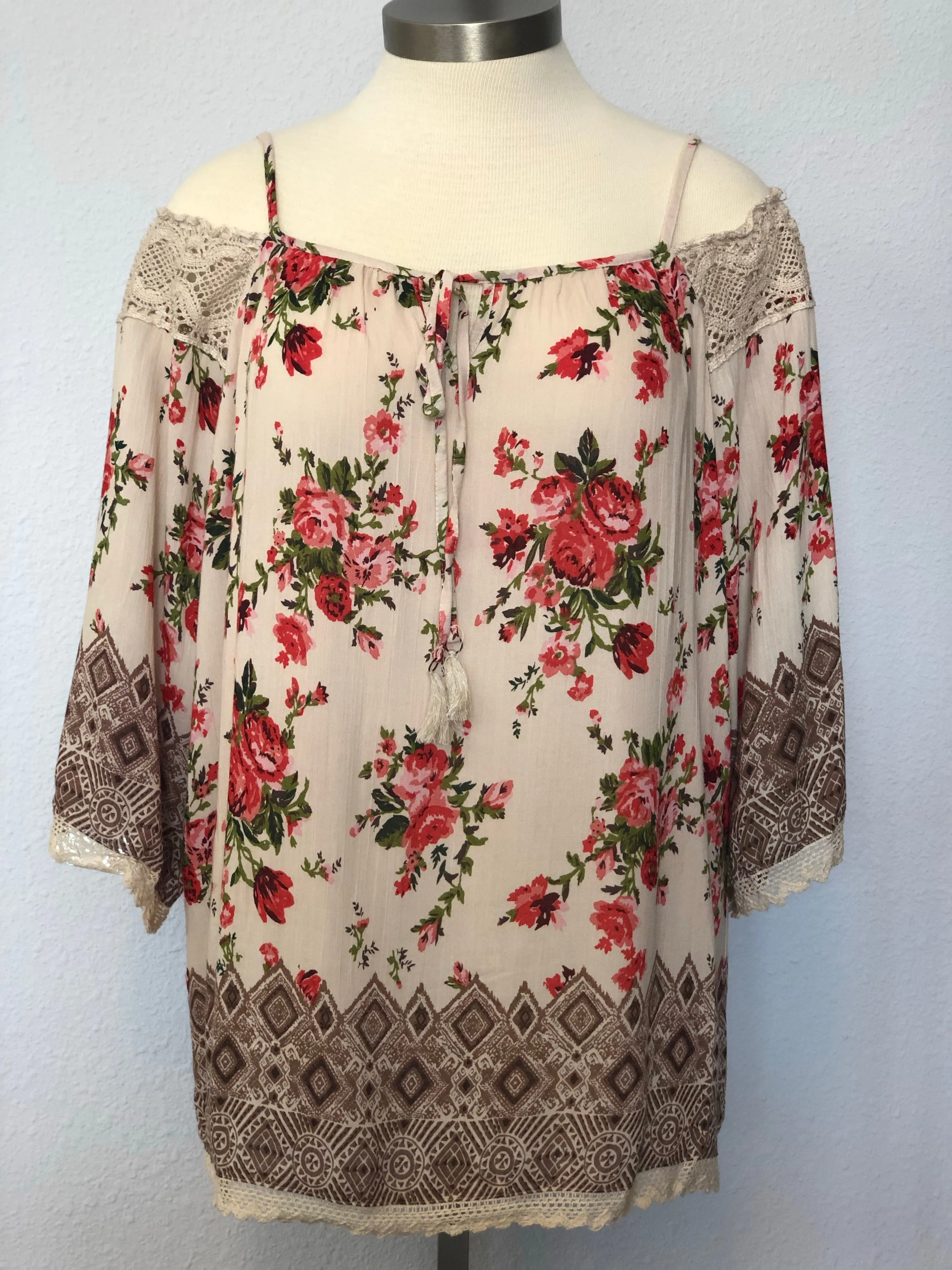 COLD SHOULDER TUNIC