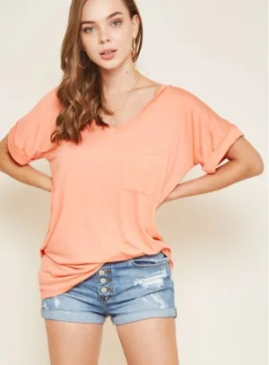 DARIA V NECK TEE CORAL