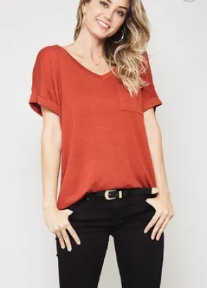 DARIA V NECK TEE RUST
