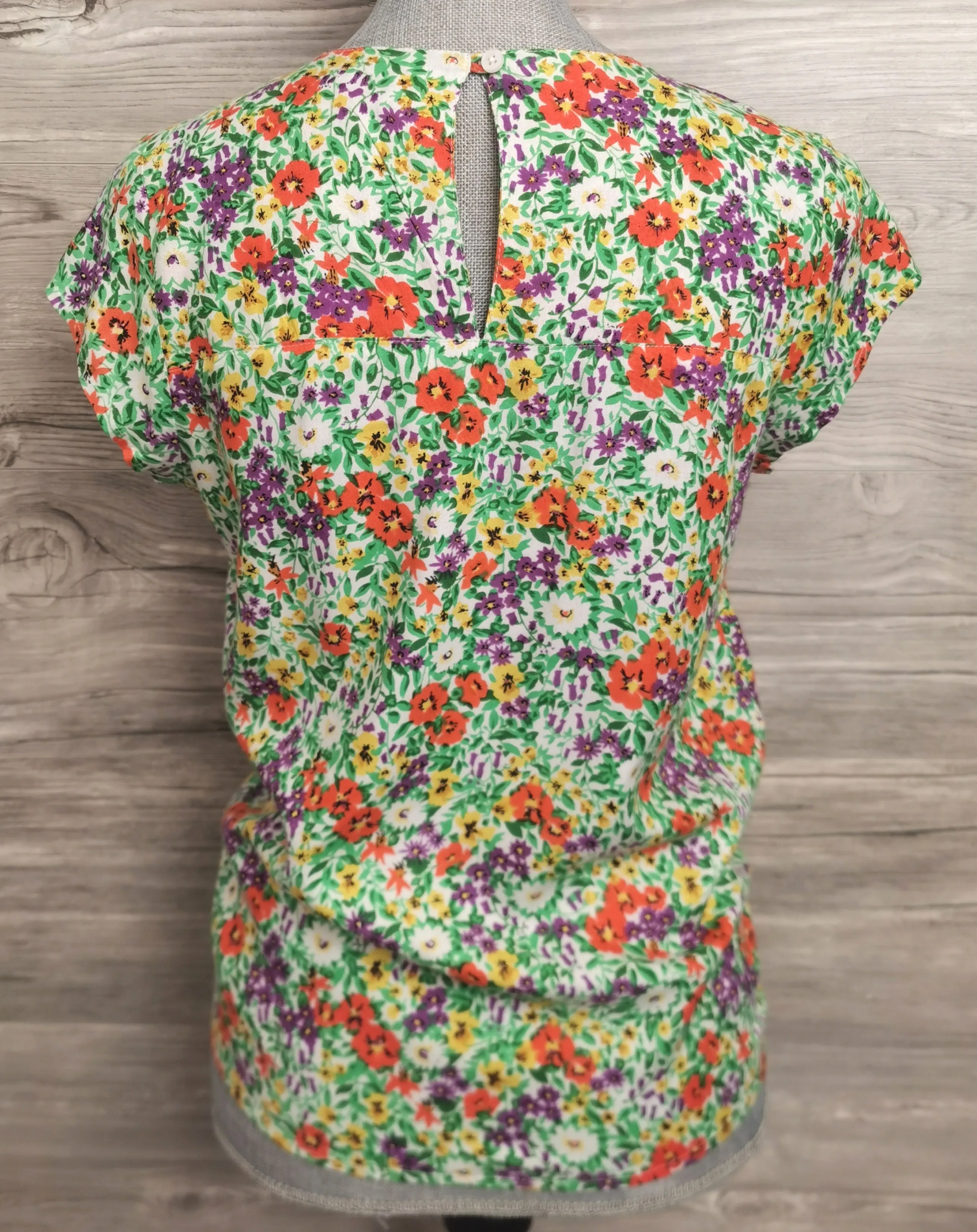 GIRL SIZE(S) MEDIUM (10 YEARS), LARGE (12 YEARS) & EXTRA LARGE (14 YEARS) - DEX Kids, Floral Bohemian Dress Top B46