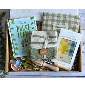 Green Home Essentials Gift Box