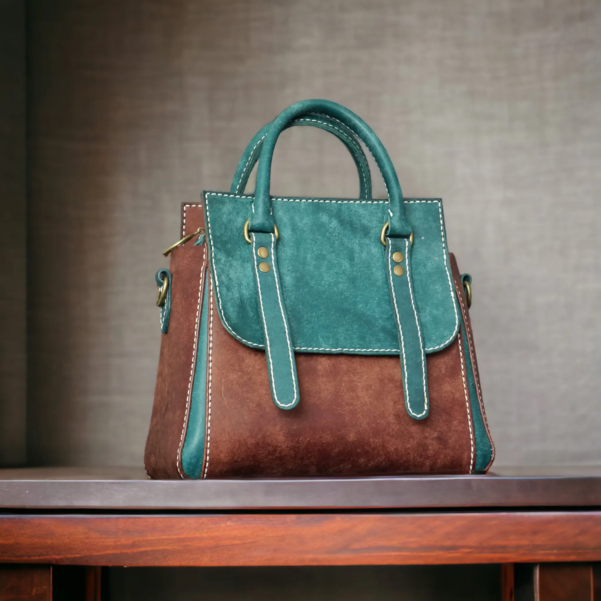 Handmade Turin Leather Handbag
