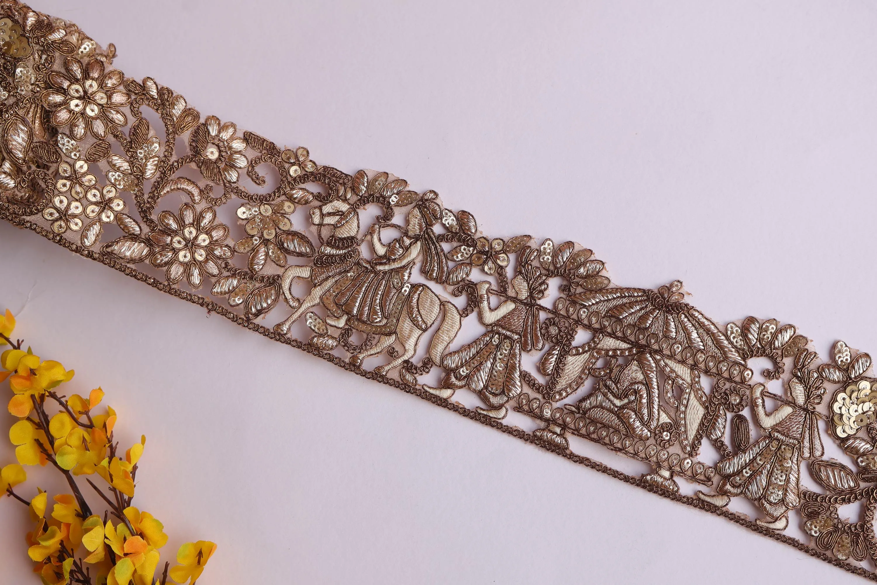 Indian Wedding Story Golden Zari Embroidered Lace Trim, Exquisite New Baraat Fabric Border, Sari Lehenga Lace, Boho Trim, 8.5 Cm Wide