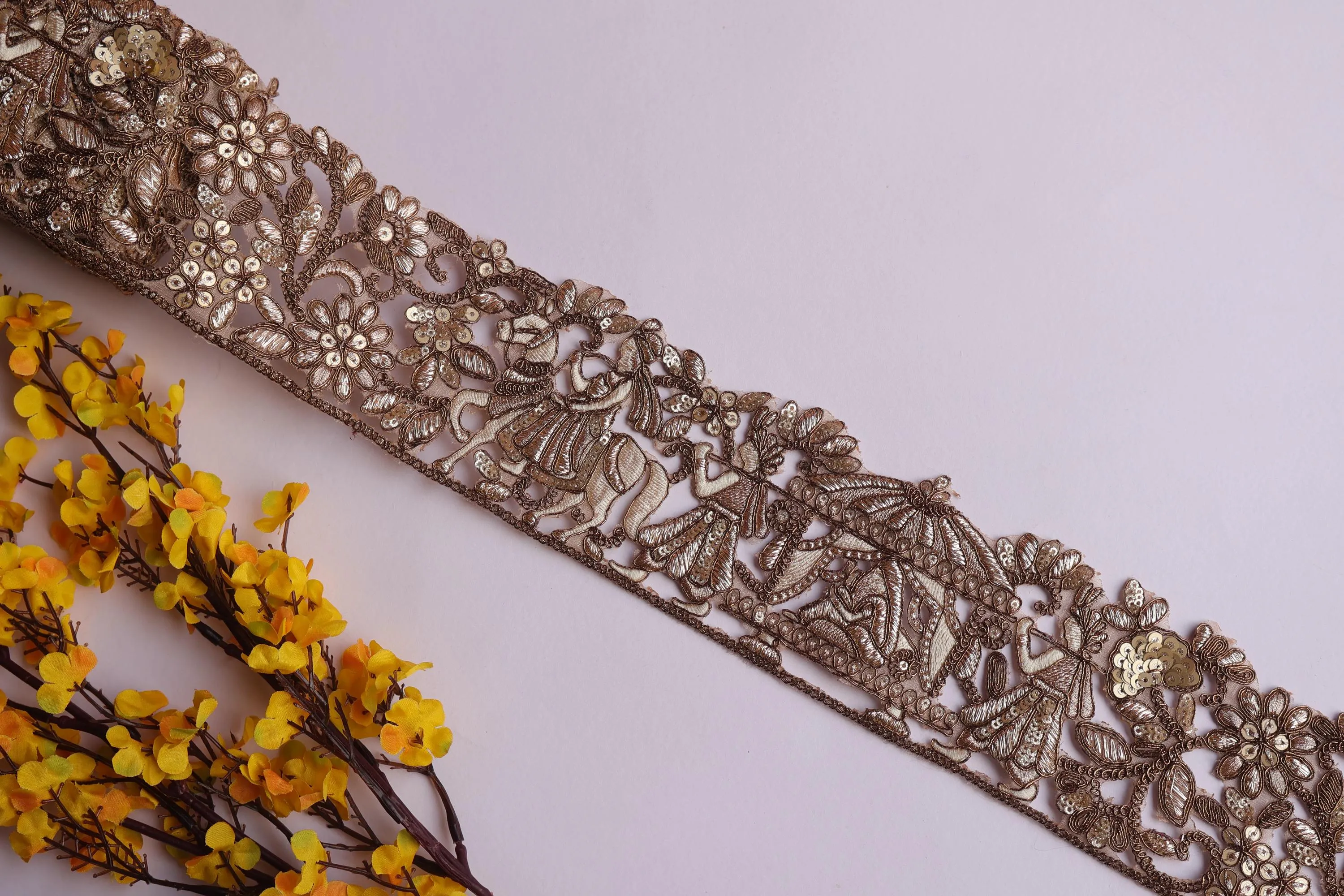 Indian Wedding Story Golden Zari Embroidered Lace Trim, Exquisite New Baraat Fabric Border, Sari Lehenga Lace, Boho Trim, 8.5 Cm Wide