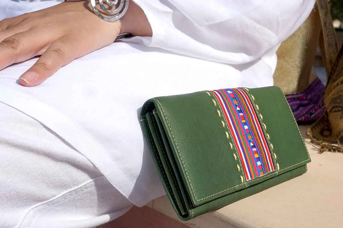 Leather Wallet Lisu Appliqué