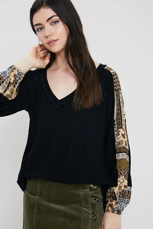 LINDSEY PRINTED SLEEVE TOP BLK