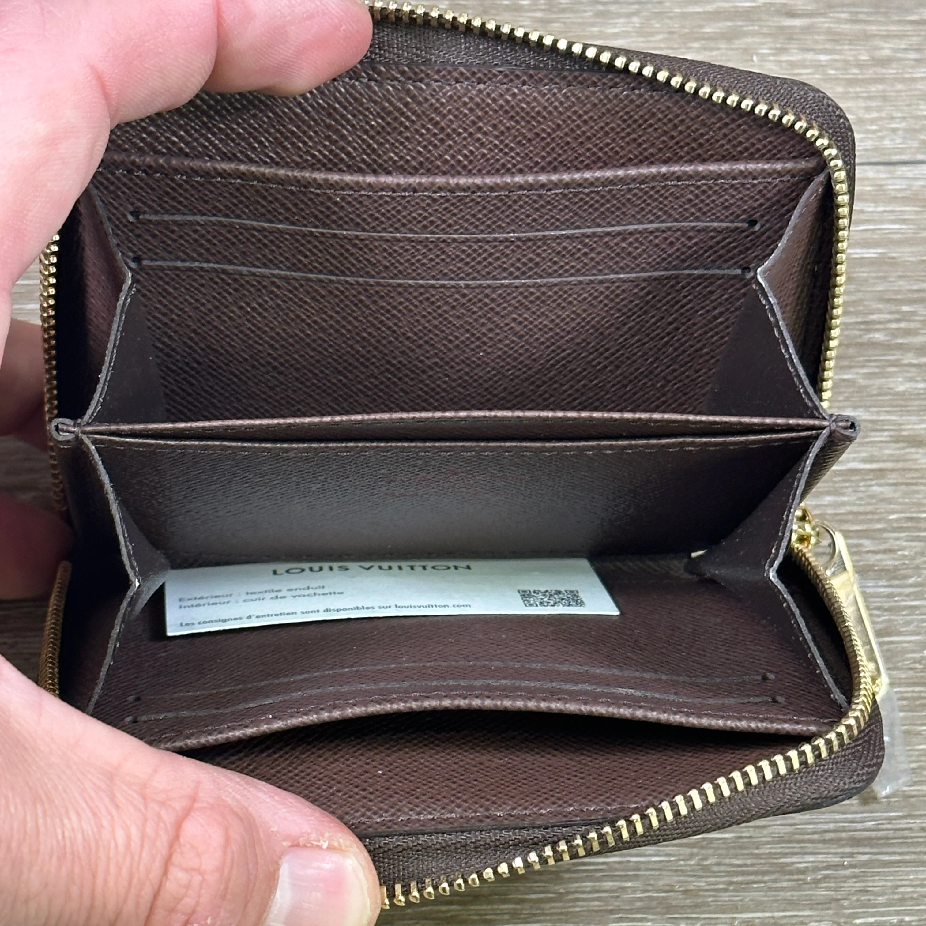 Louis Vuitton Zippy Coin Purse - Damier Ebene