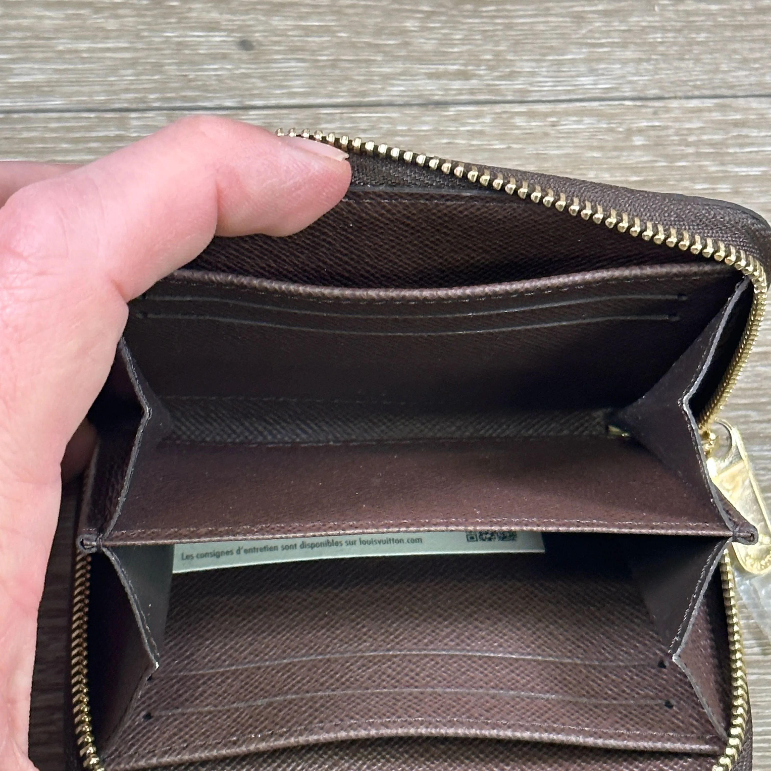 Louis Vuitton Zippy Coin Purse - Damier Ebene