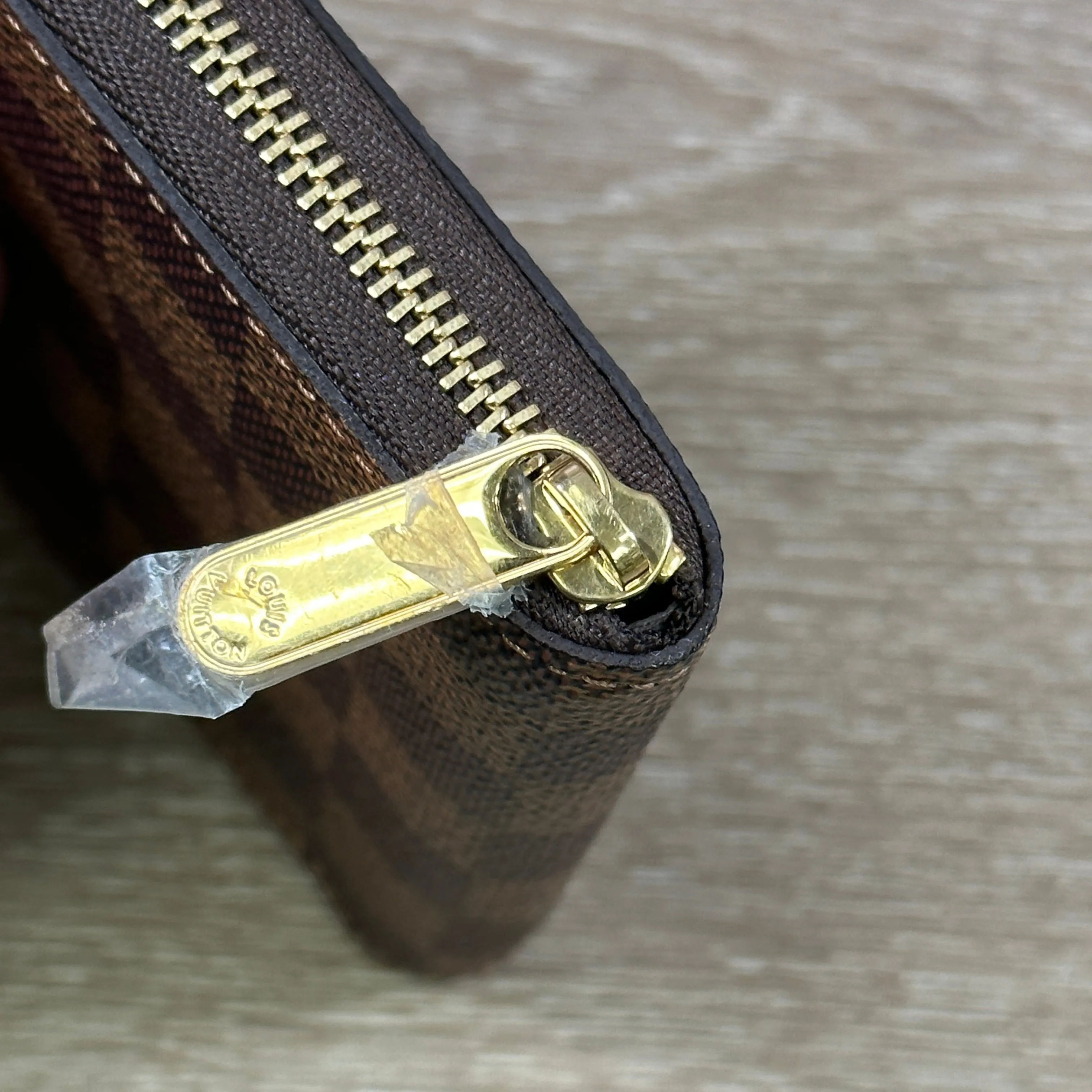 Louis Vuitton Zippy Coin Purse - Damier Ebene