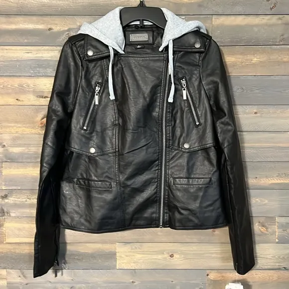 New Jou Jou Faux Leather Moto Jacket Juniors Size Large in Black with Gray Hood