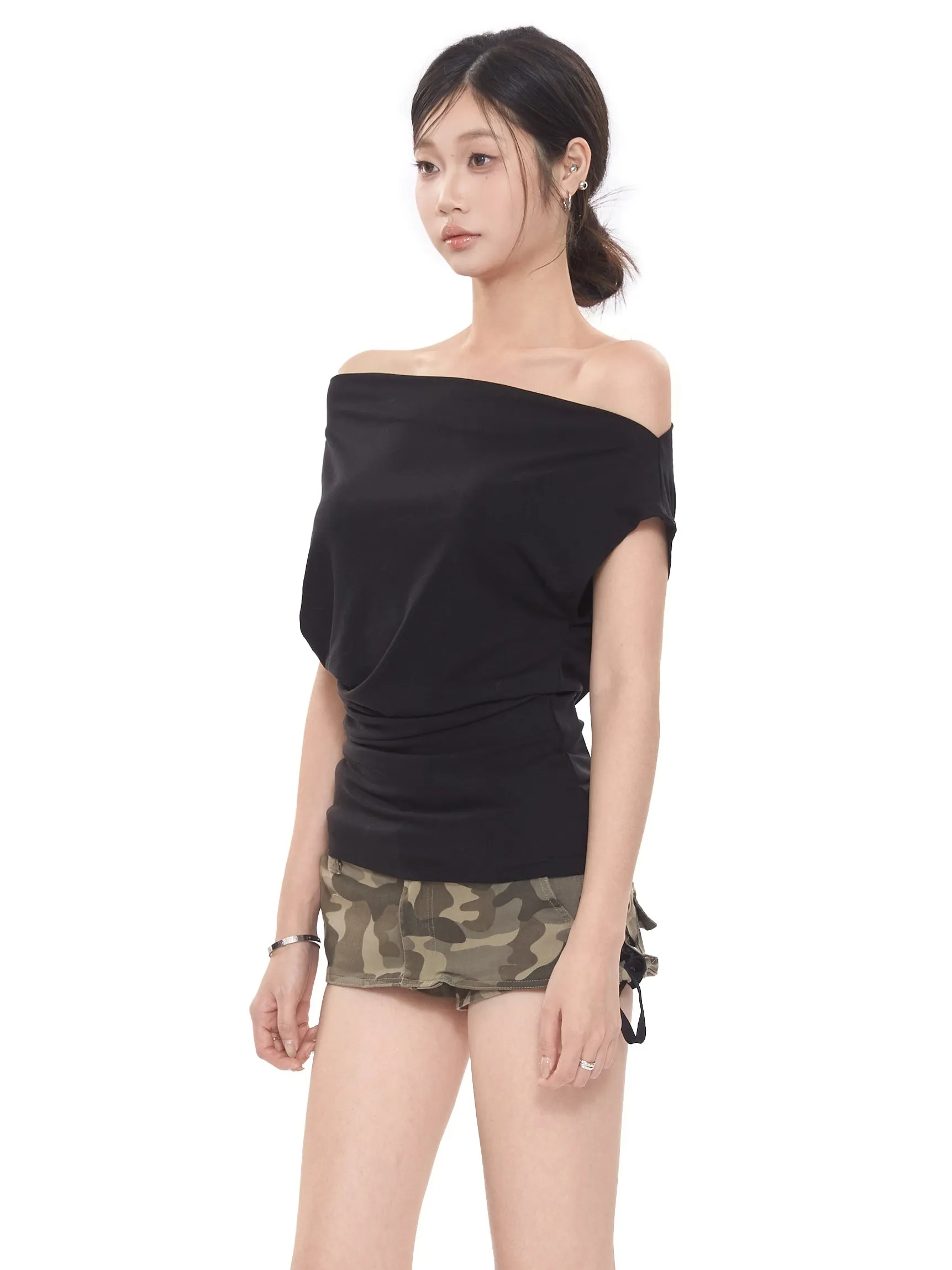 niche off-shoulder tops