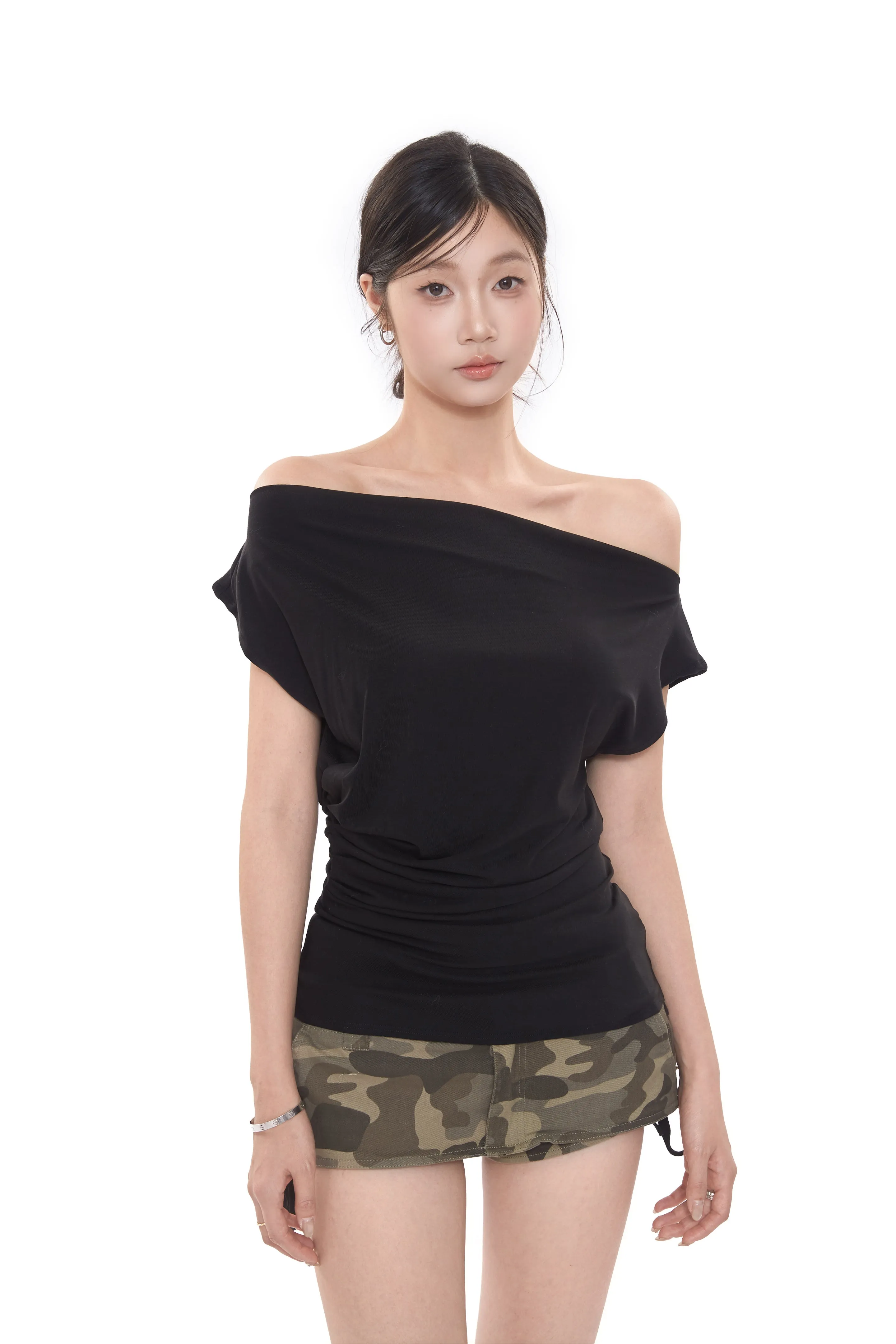 niche off-shoulder tops