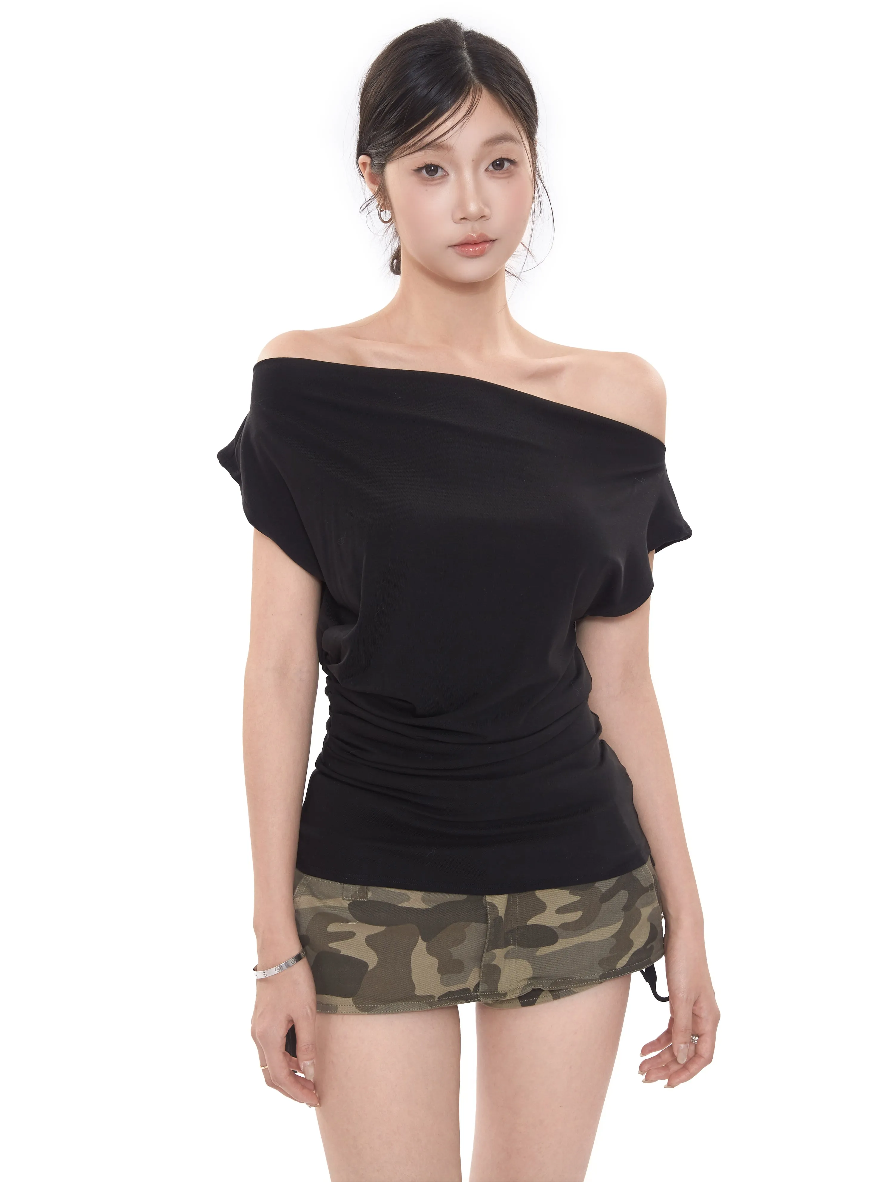 niche off-shoulder tops
