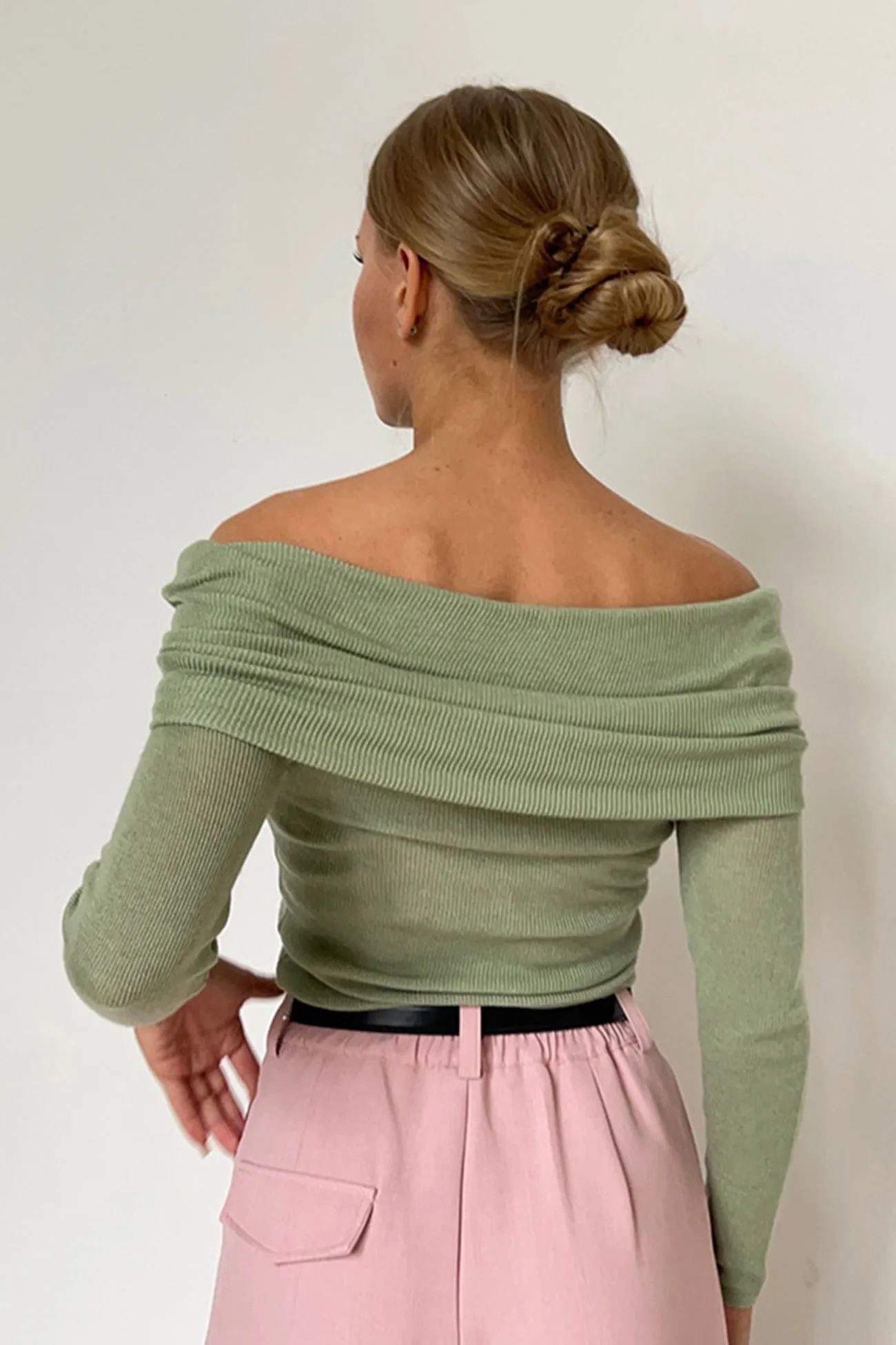 Off-shoulder Long Sleeve Knit Tops