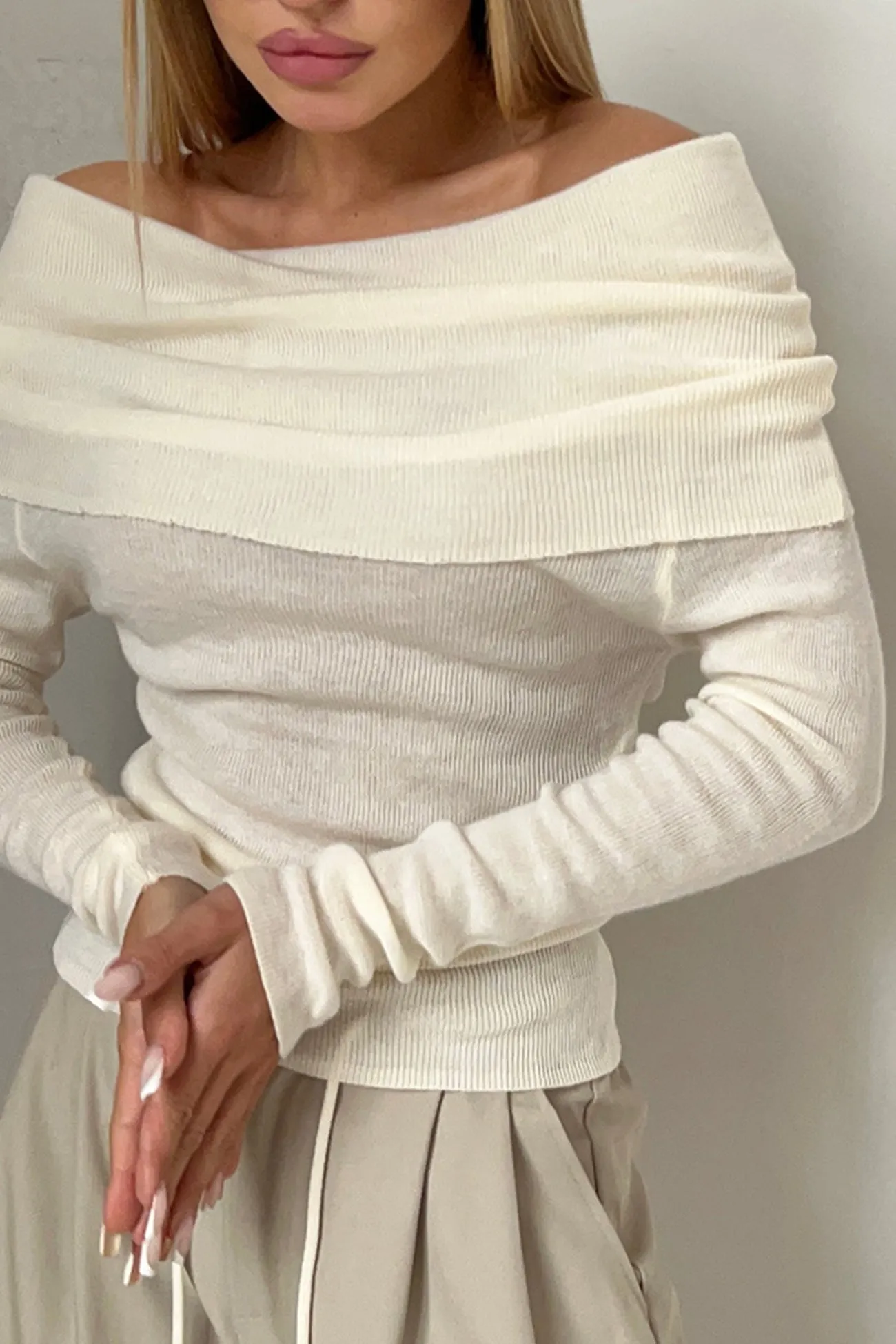 Off-shoulder Long Sleeve Knit Tops