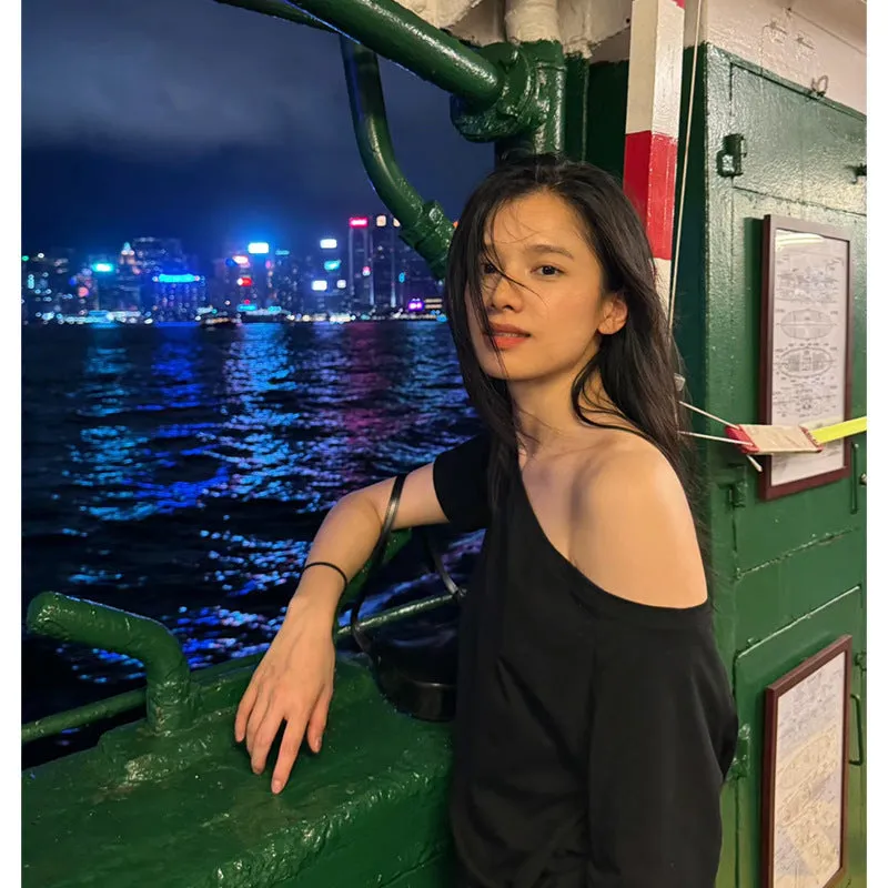 Off-shoulder one-shoulder loose top