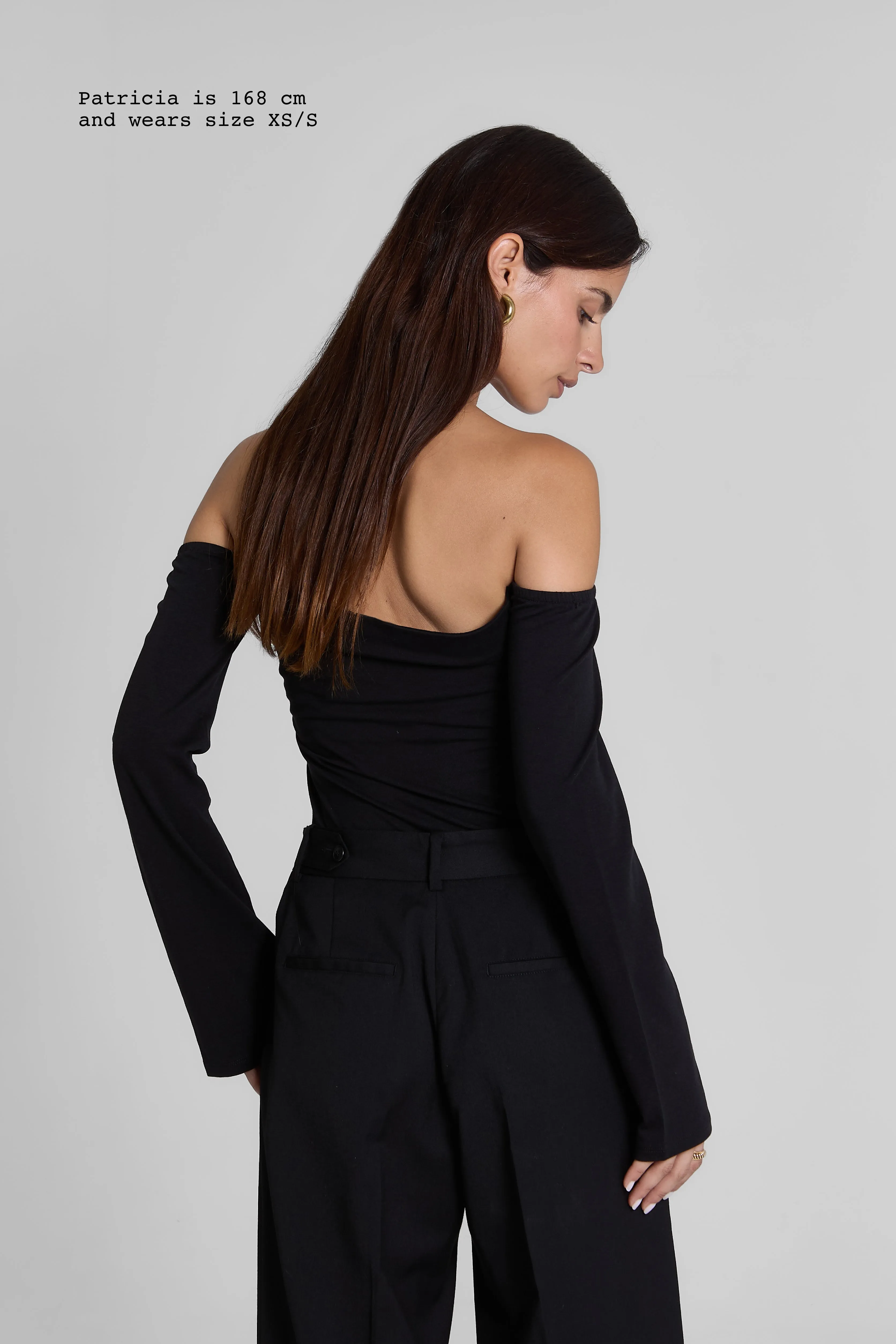 OFF-SHOULDER TOP