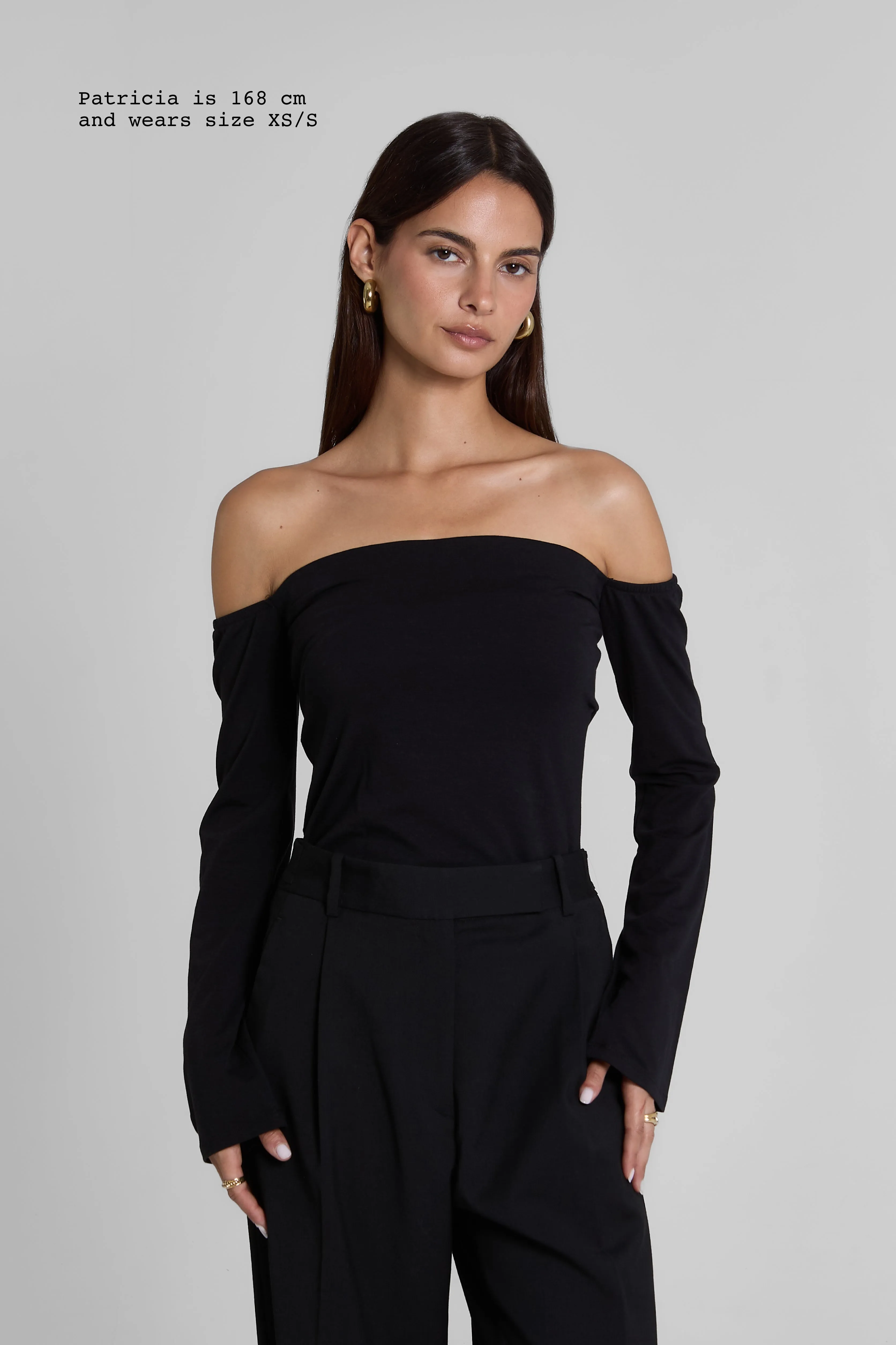 OFF-SHOULDER TOP