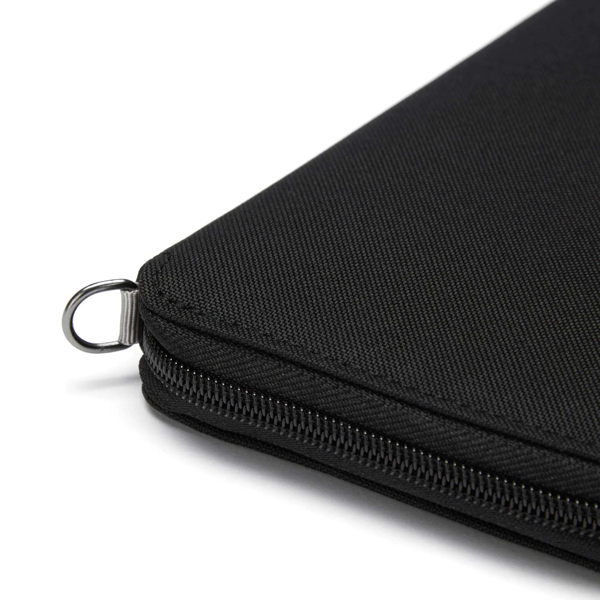 Pacsafe RFIDsafe Travel Wallet