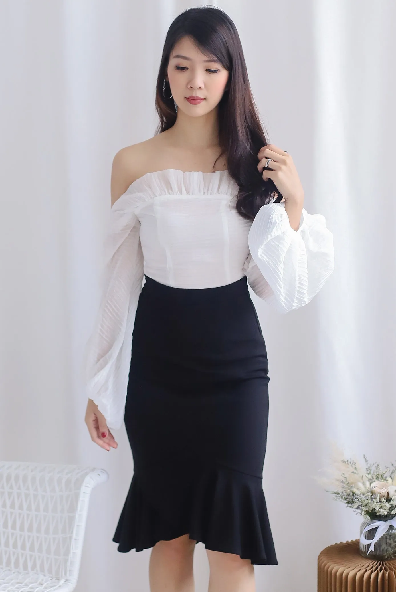 *Premium* Narelle Pleated Off Shoulder Top In White