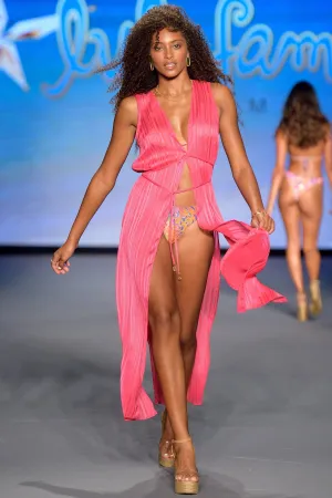 RUN THE SHOW - Open Slit Tunic • Fuchsia Runway