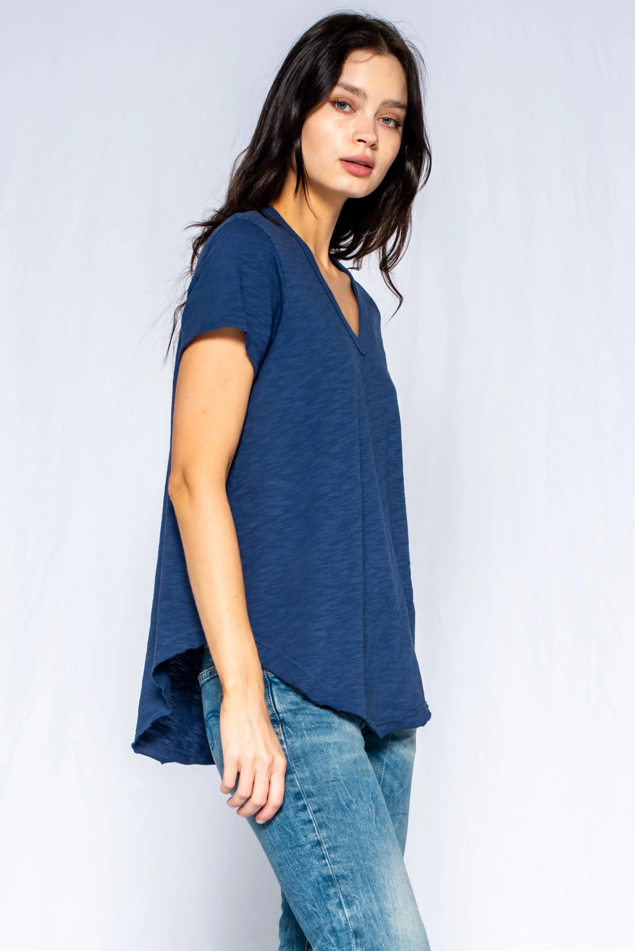 Short Sleeve Shrunken V-Neck Shirttail Top w/Raw Hem