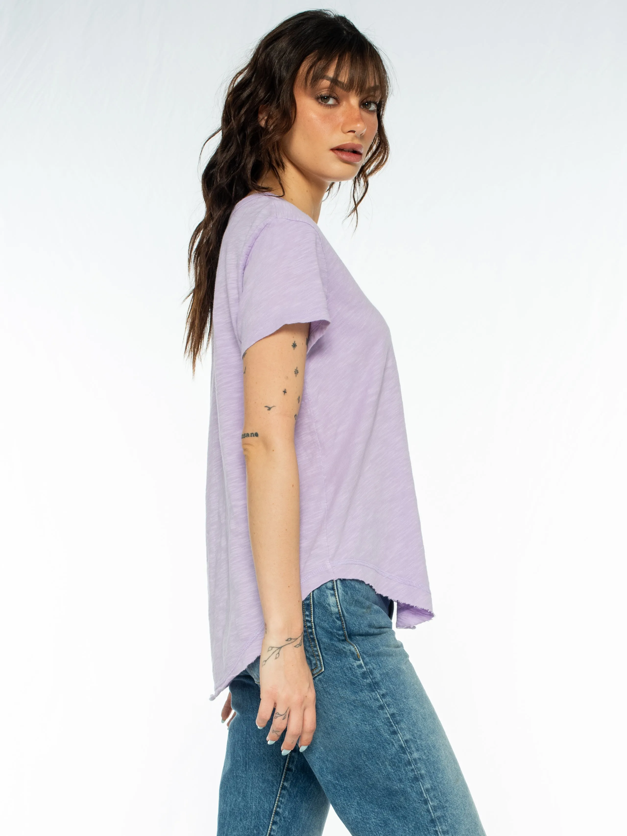 Short Sleeve Shrunken V-Neck Shirttail Top w/Raw Hem