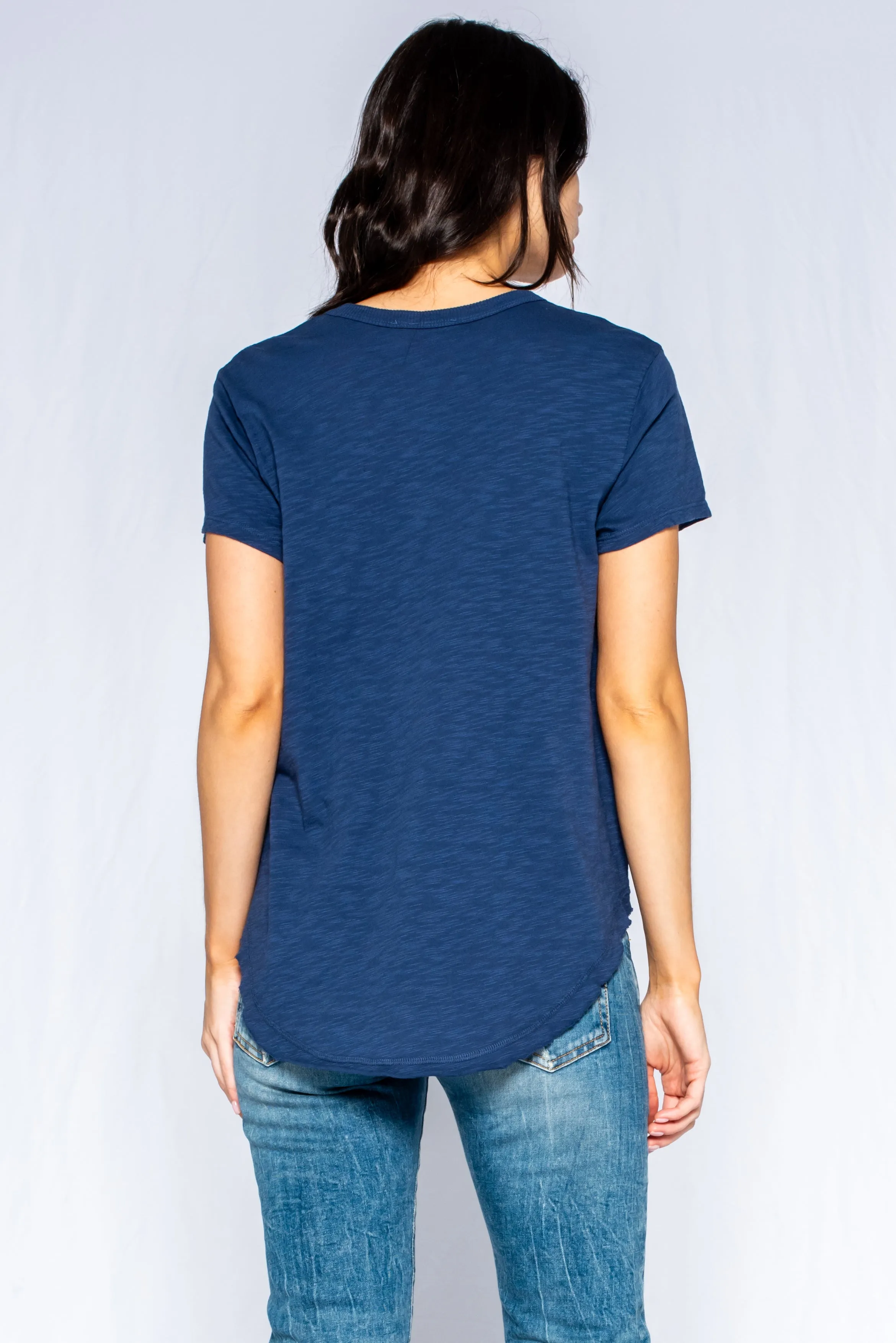 Short Sleeve Shrunken V-Neck Shirttail Top w/Raw Hem