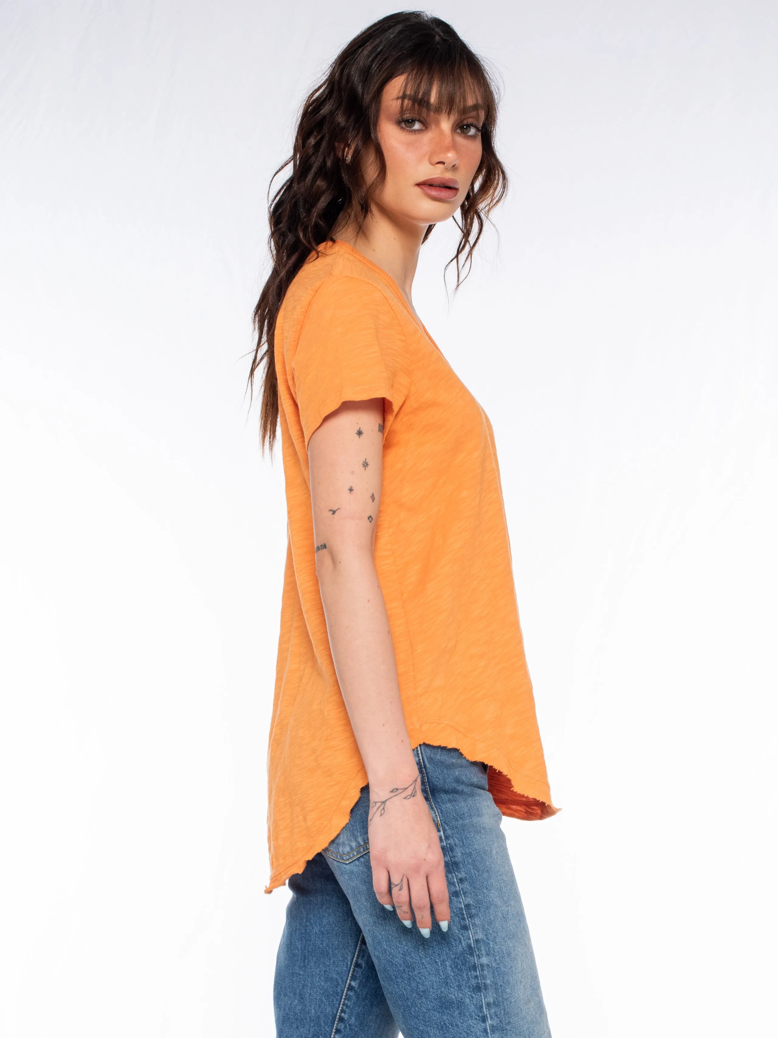 Short Sleeve Shrunken V-Neck Shirttail Top w/Raw Hem