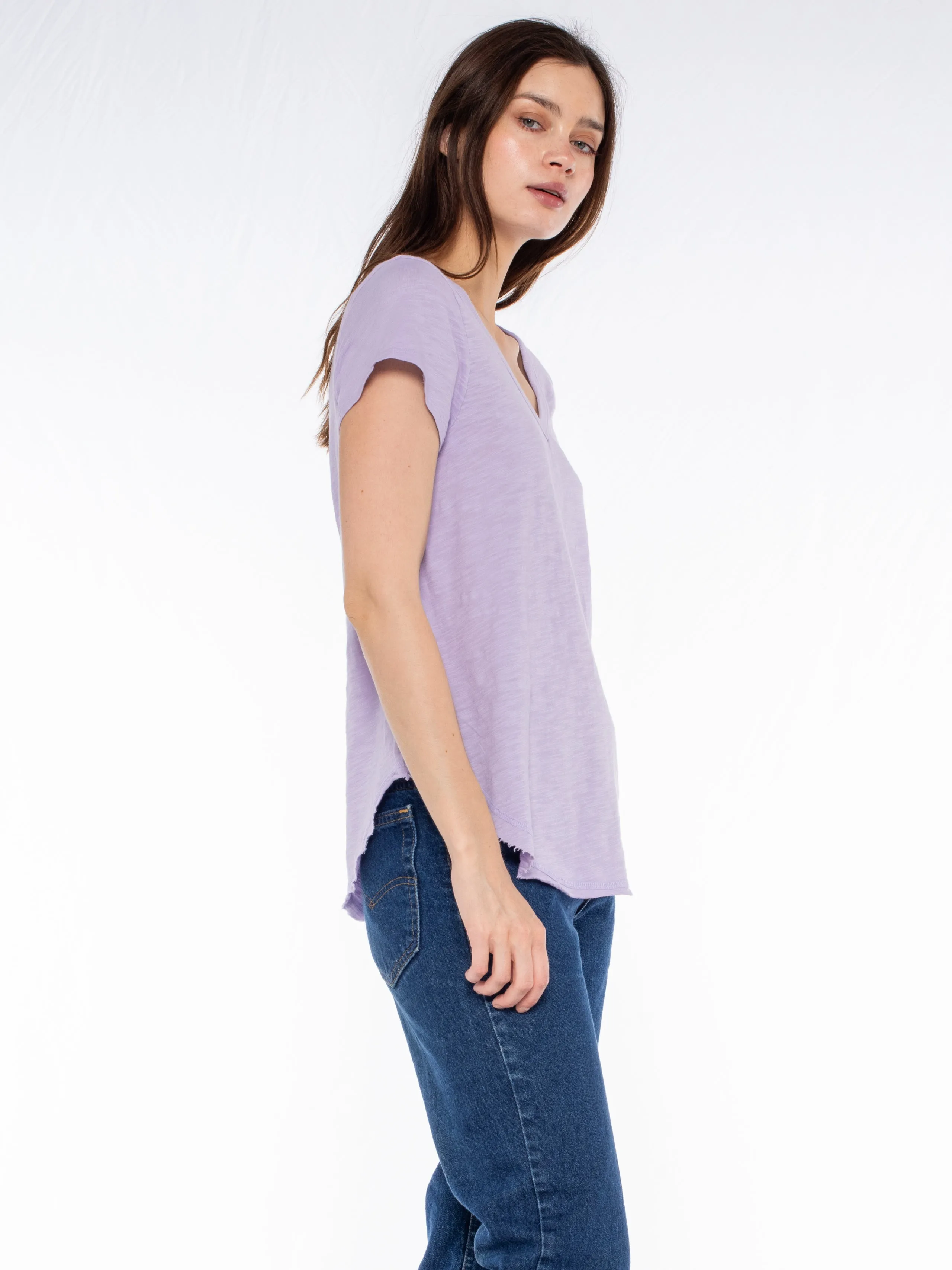 Short Sleeve Shrunken V-Neck Shirttail Top w/Raw Hem