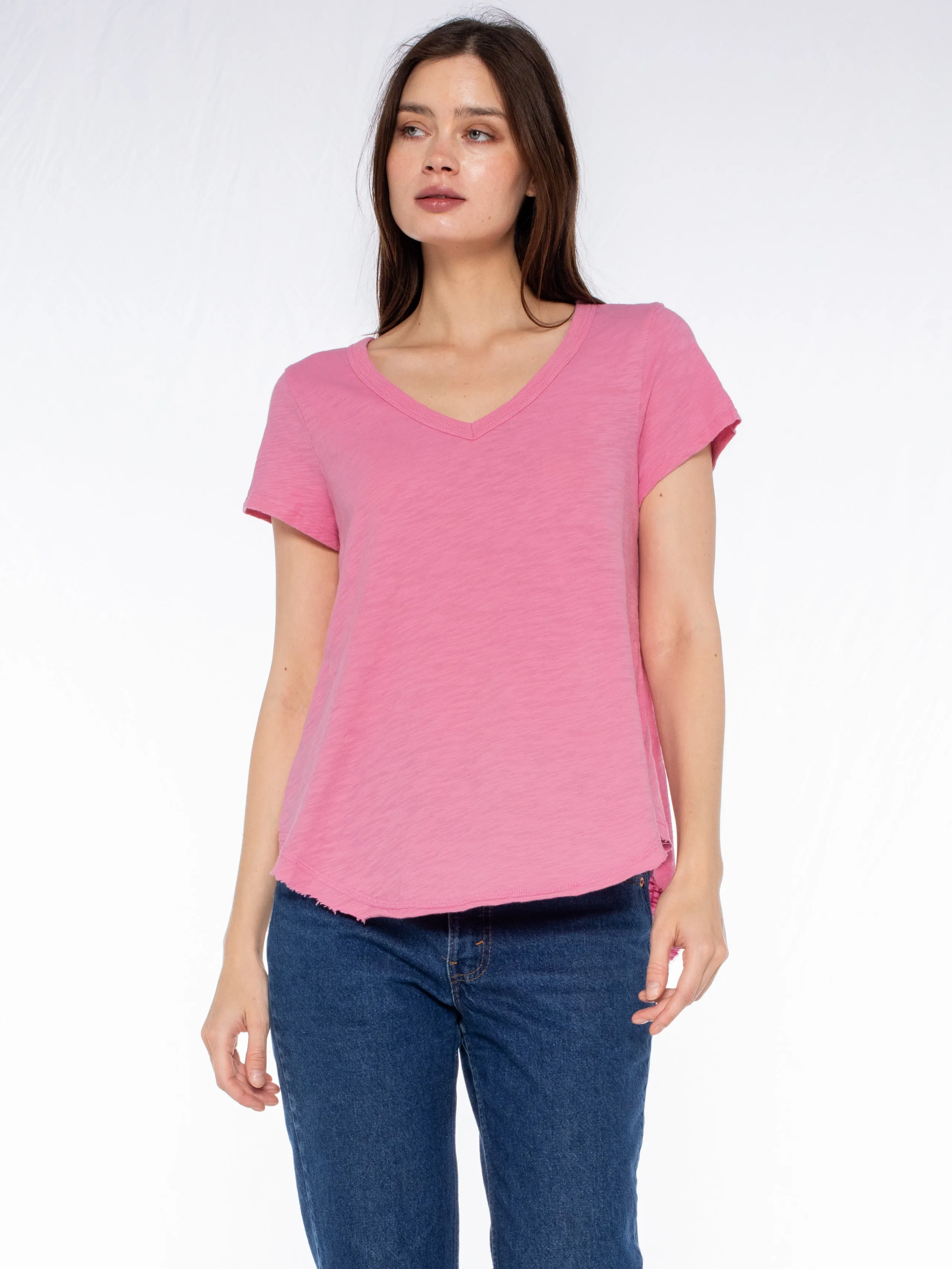 Short Sleeve Shrunken V-Neck Shirttail Top w/Raw Hem