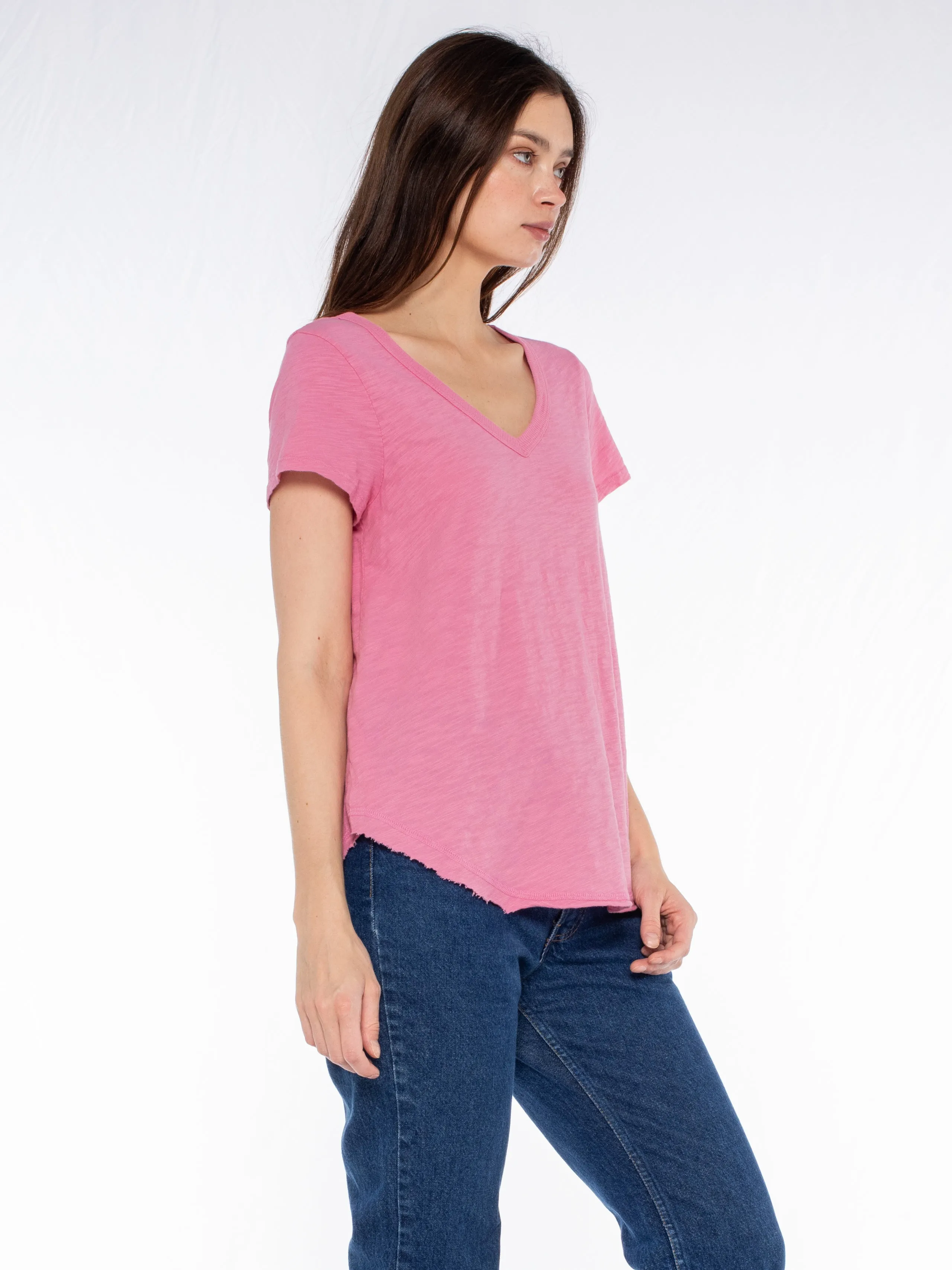 Short Sleeve Shrunken V-Neck Shirttail Top w/Raw Hem
