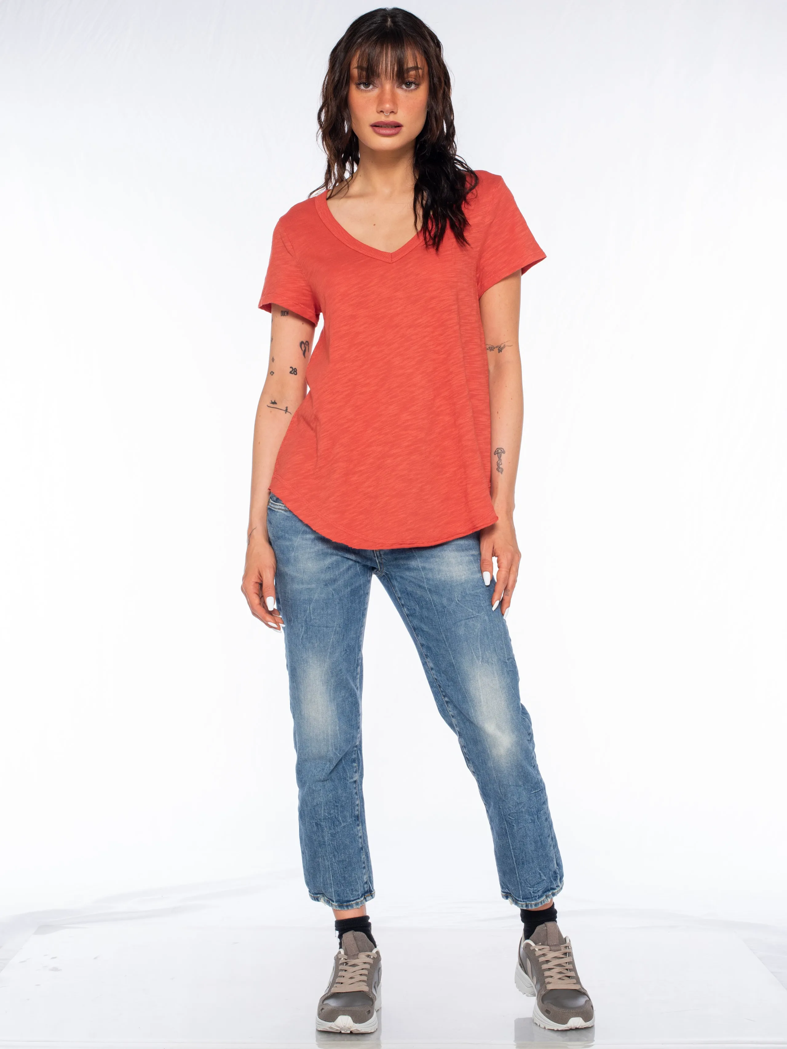 Short Sleeve Shrunken V-Neck Shirttail Top w/Raw Hem
