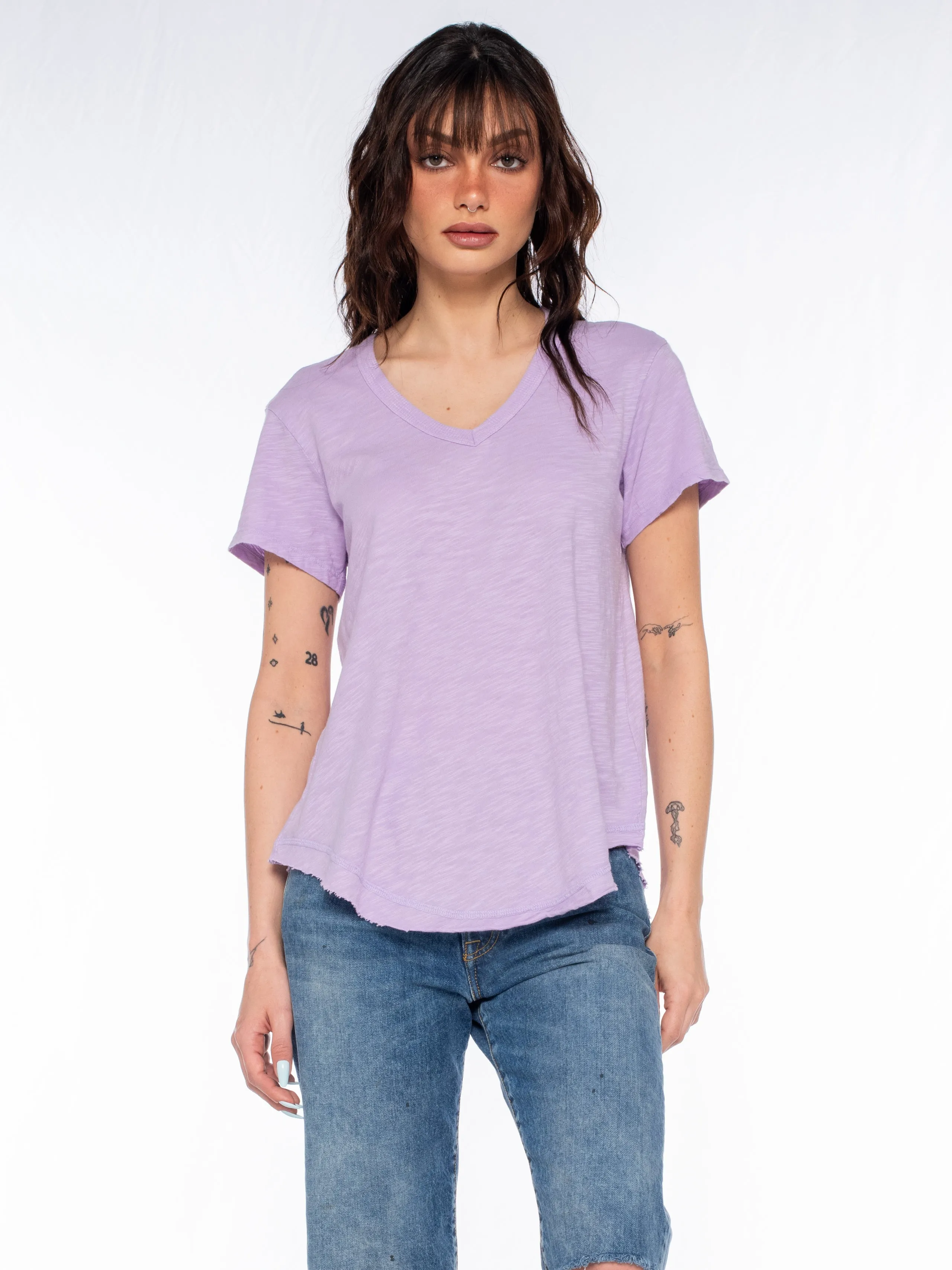 Short Sleeve Shrunken V-Neck Shirttail Top w/Raw Hem