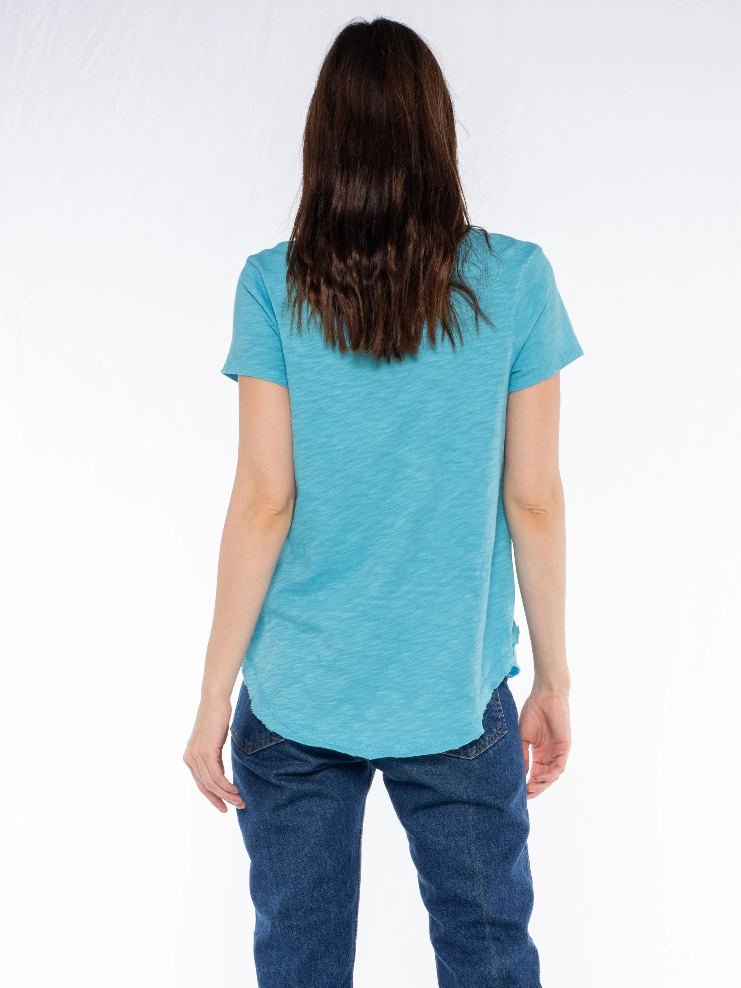 Short Sleeve Shrunken V-Neck Shirttail Top w/Raw Hem