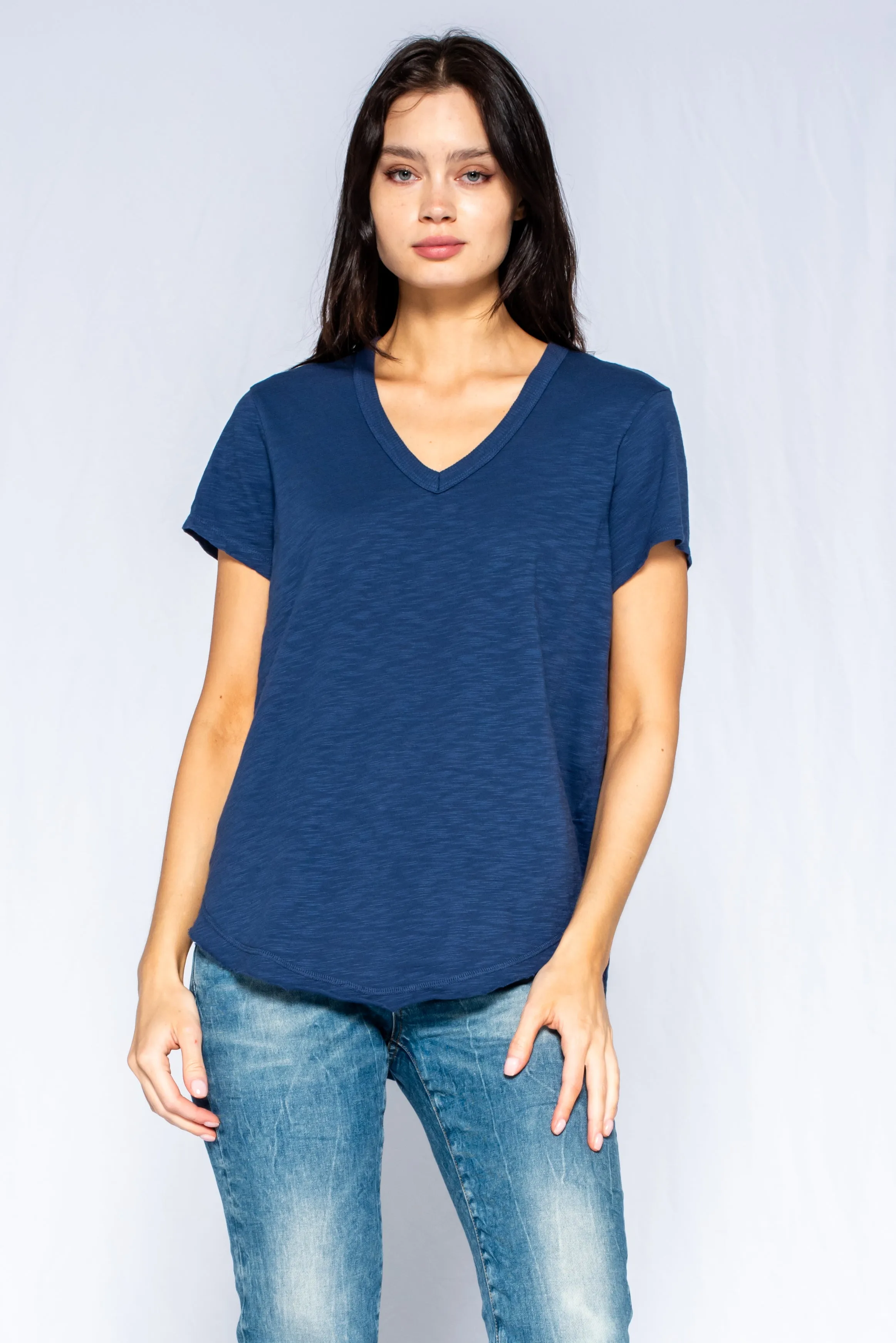 Short Sleeve Shrunken V-Neck Shirttail Top w/Raw Hem