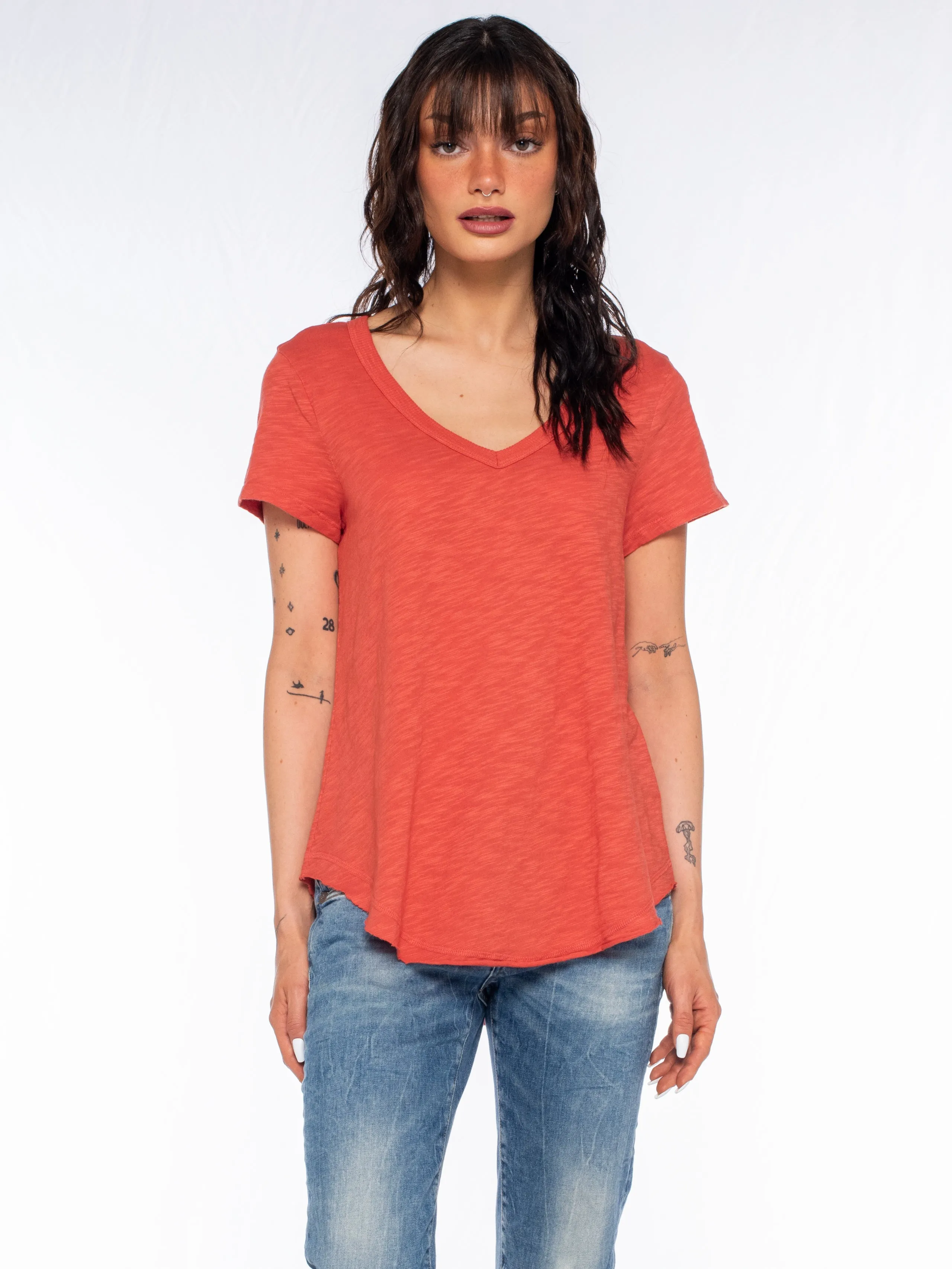 Short Sleeve Shrunken V-Neck Shirttail Top w/Raw Hem
