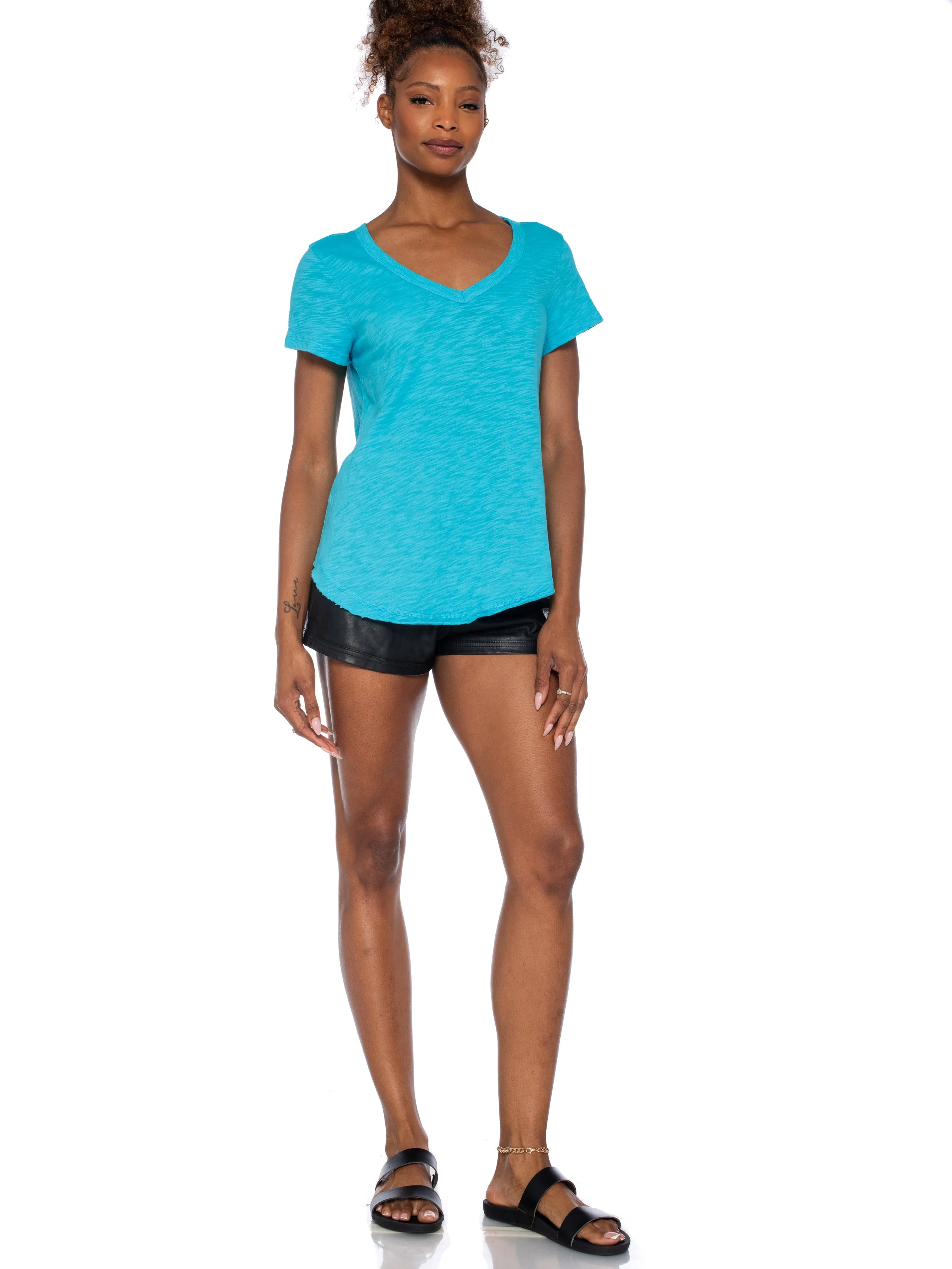Short Sleeve Shrunken V-Neck Shirttail Top w/Raw Hem